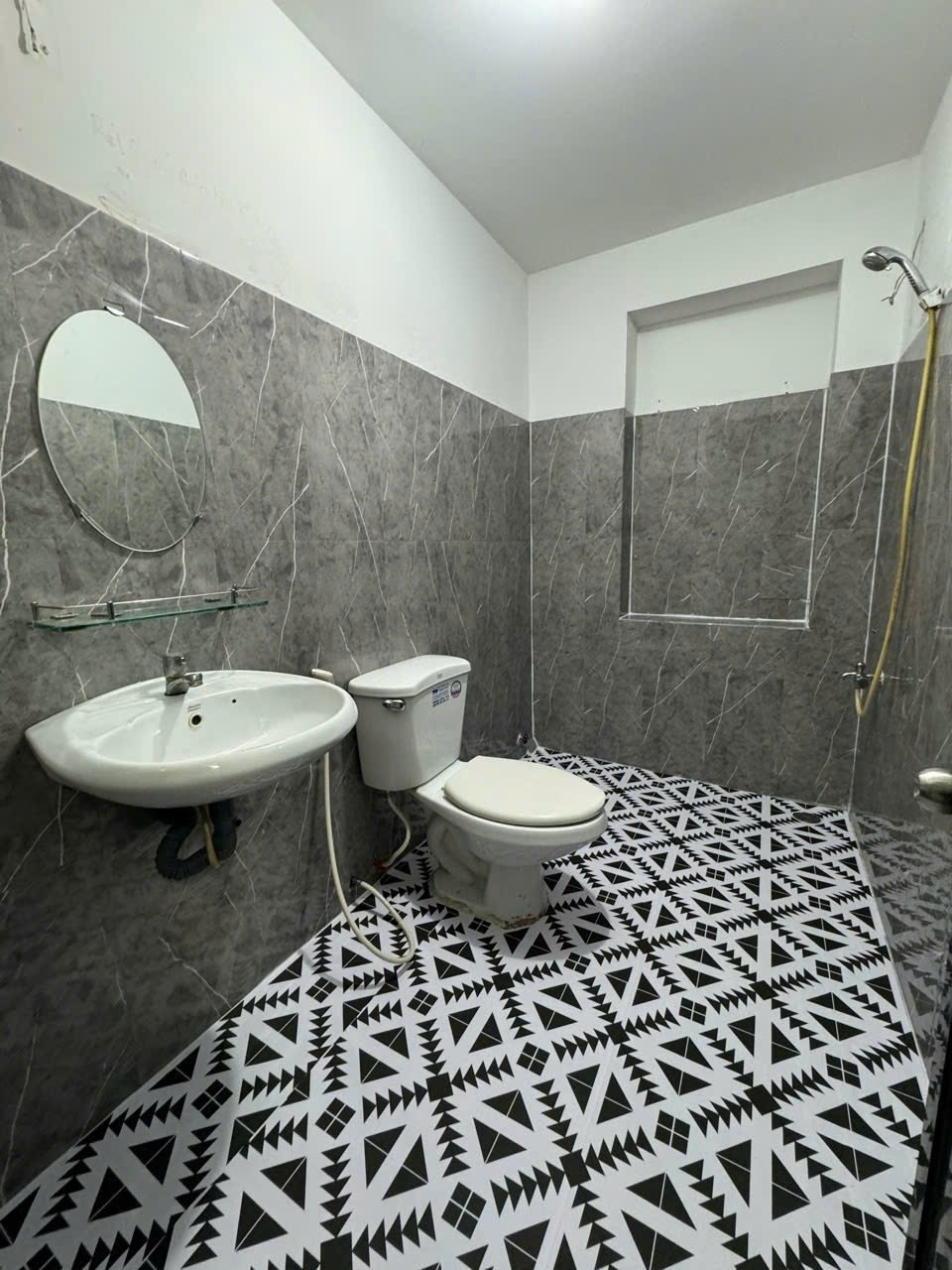 Phòng trọ 1 Phòng ngủ 25m2 tại NL Home Nguyễn Trọng Tuyển - Tân Bình - Phòng tắm