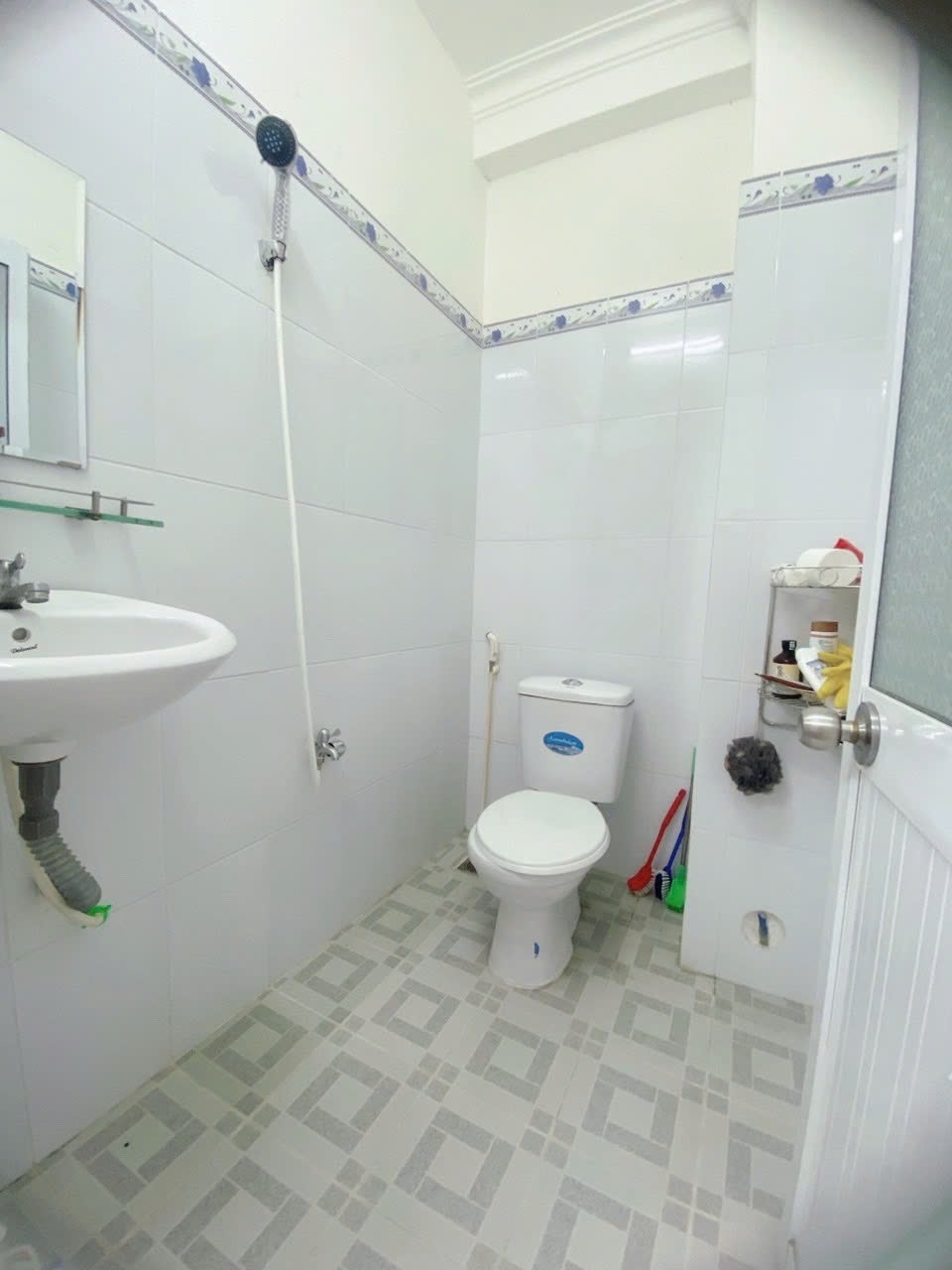 Phòng trọ Studio 27m2 tại Friendly House Hậu Giang - Tân Bình - Phòng tắm