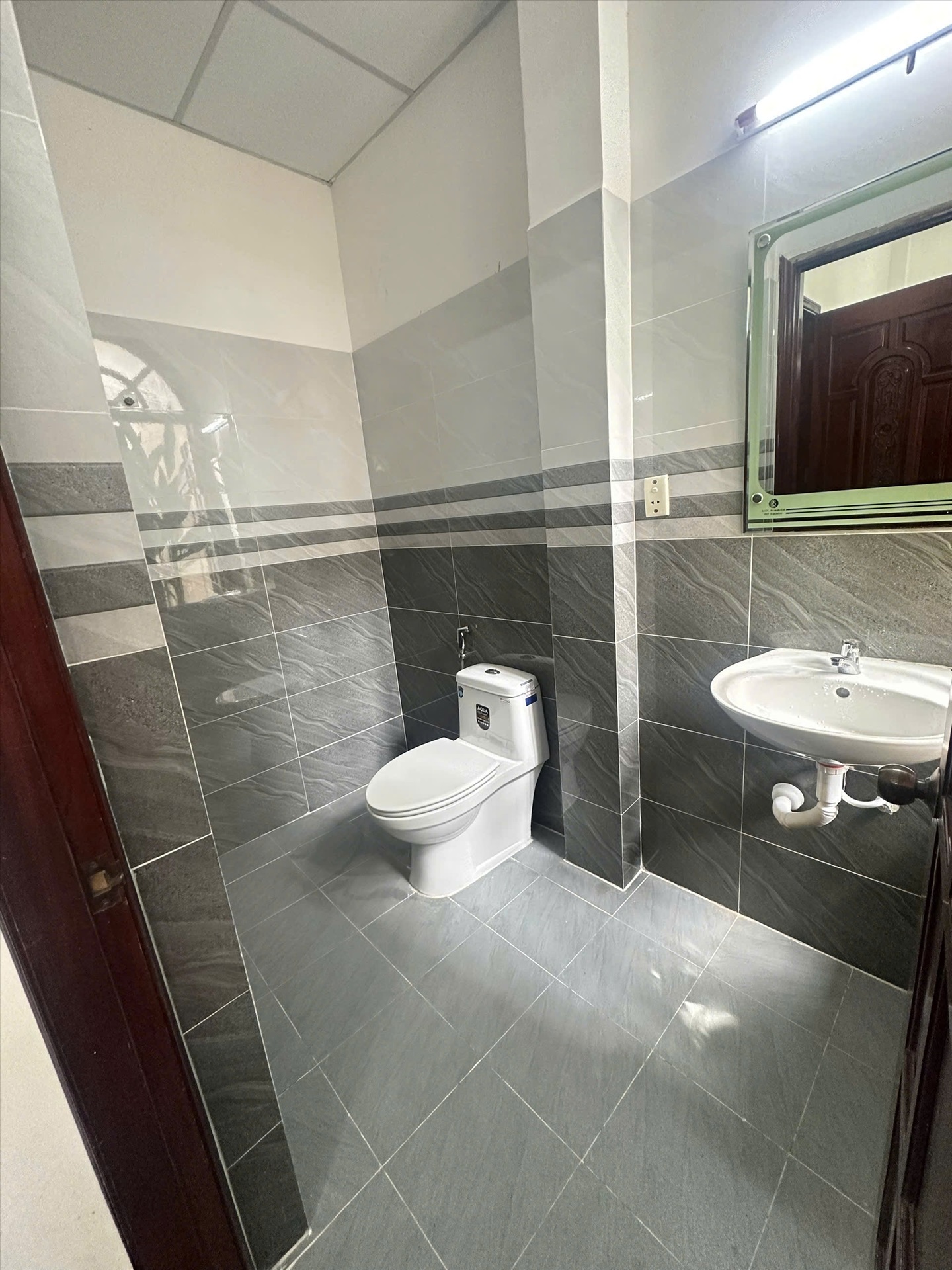 Phòng trọ Studio 28m2 tại TT House Hoàng Văn Thụ - Tân Bình - Phòng tắm