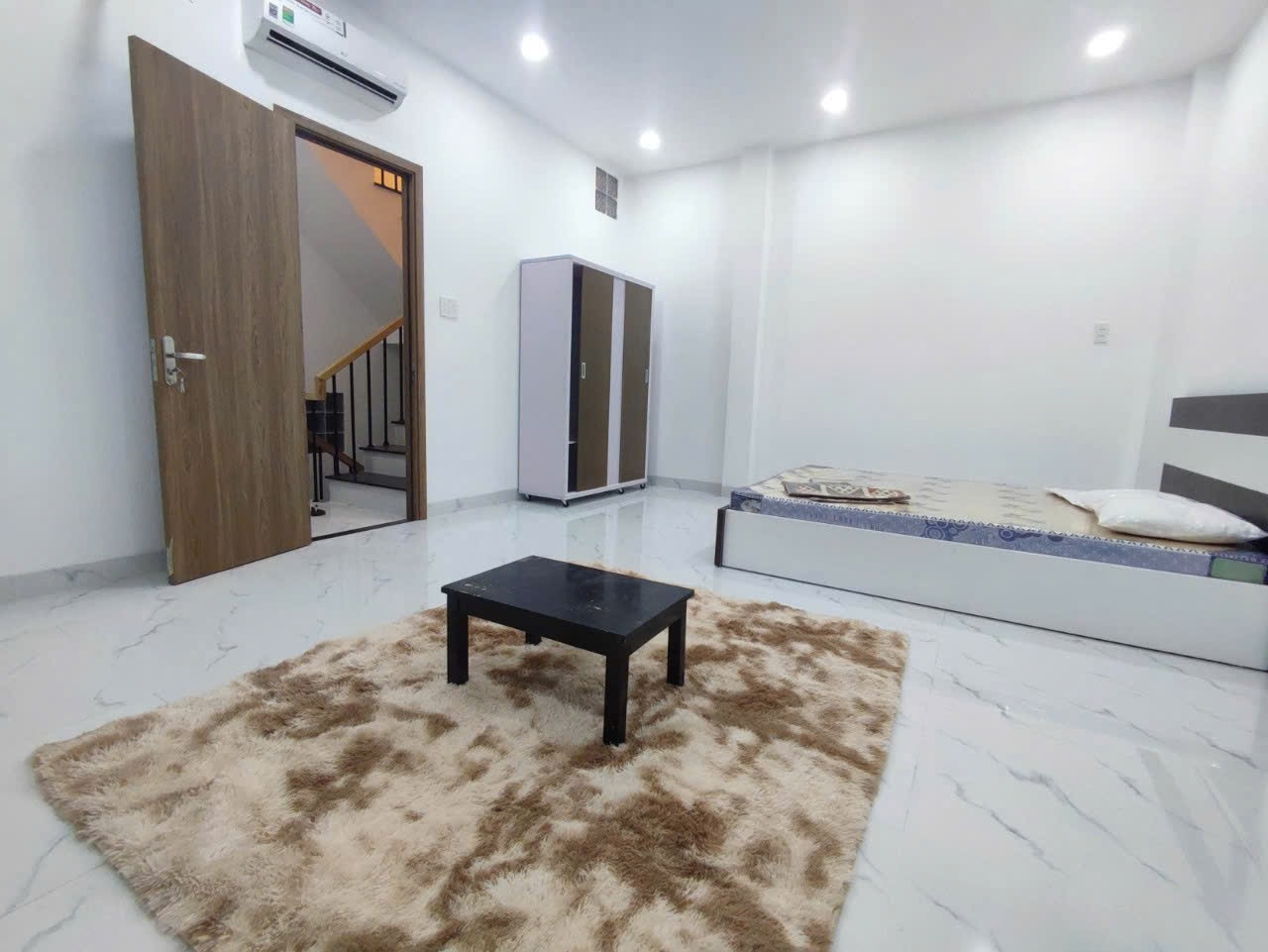 Phòng trọ H2 Home Trần Bình Trọng - Bình Thạnh - Phòng (*)