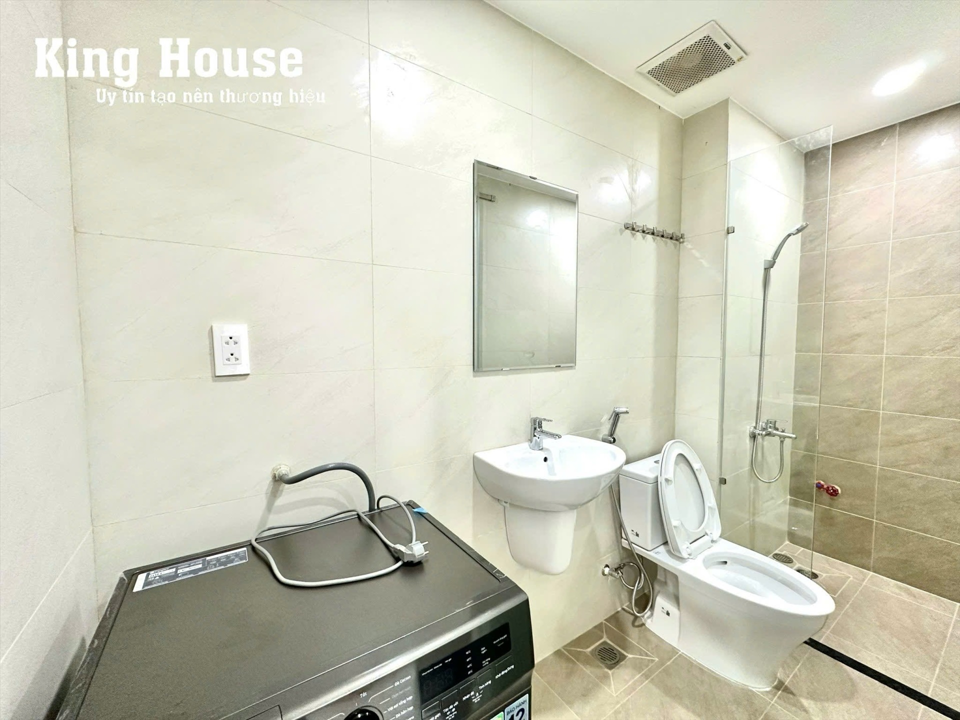 Phòng trọ Studio 30m2 tại AH House Phan Văn Trị - Bình Thạnh - Phòng tắm