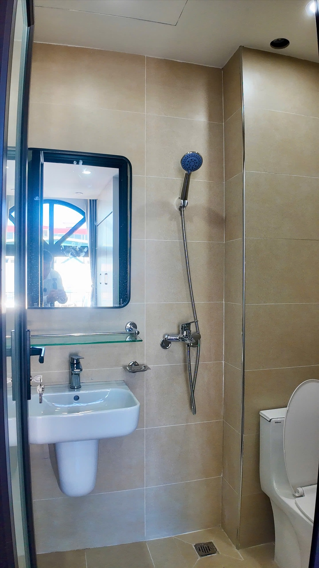 Phòng trọ Studio 18m2 tại Be Home Trung Kính - Cầu Giấy - Phòng tắm