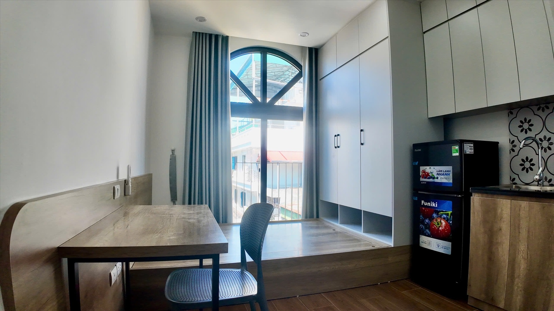 Phòng trọ Studio 18m2 tại Be Home Trung Kính - Cầu Giấy - Phòng khách