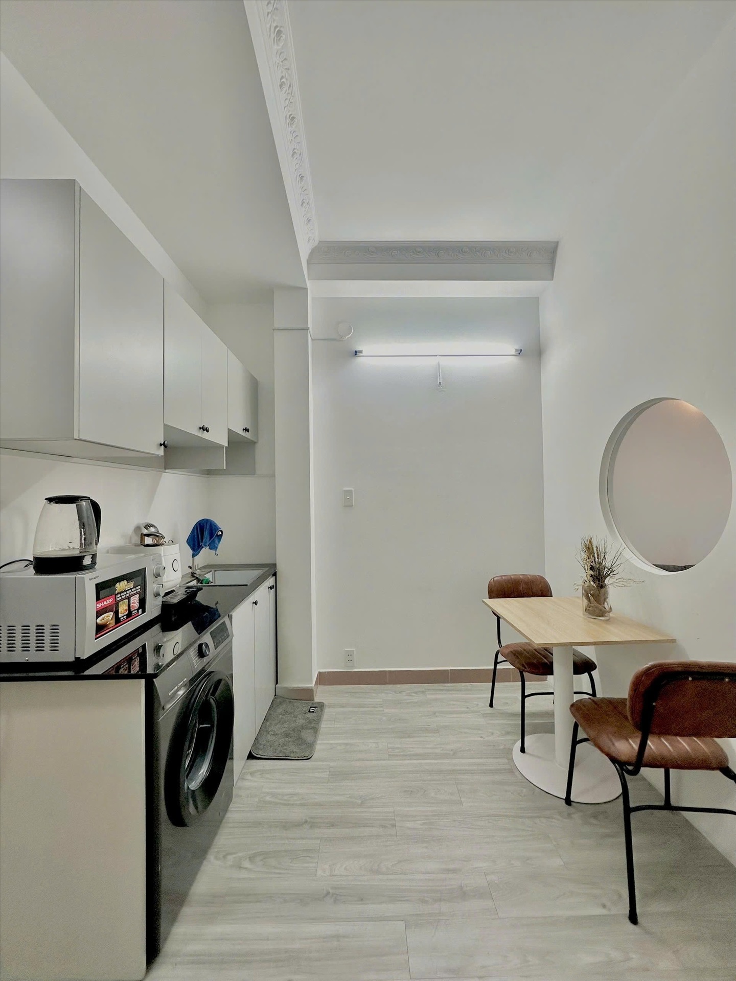 Phòng trọ Modern Studio Thủ Khoa Huân - Quận 1 - Phòng (*)