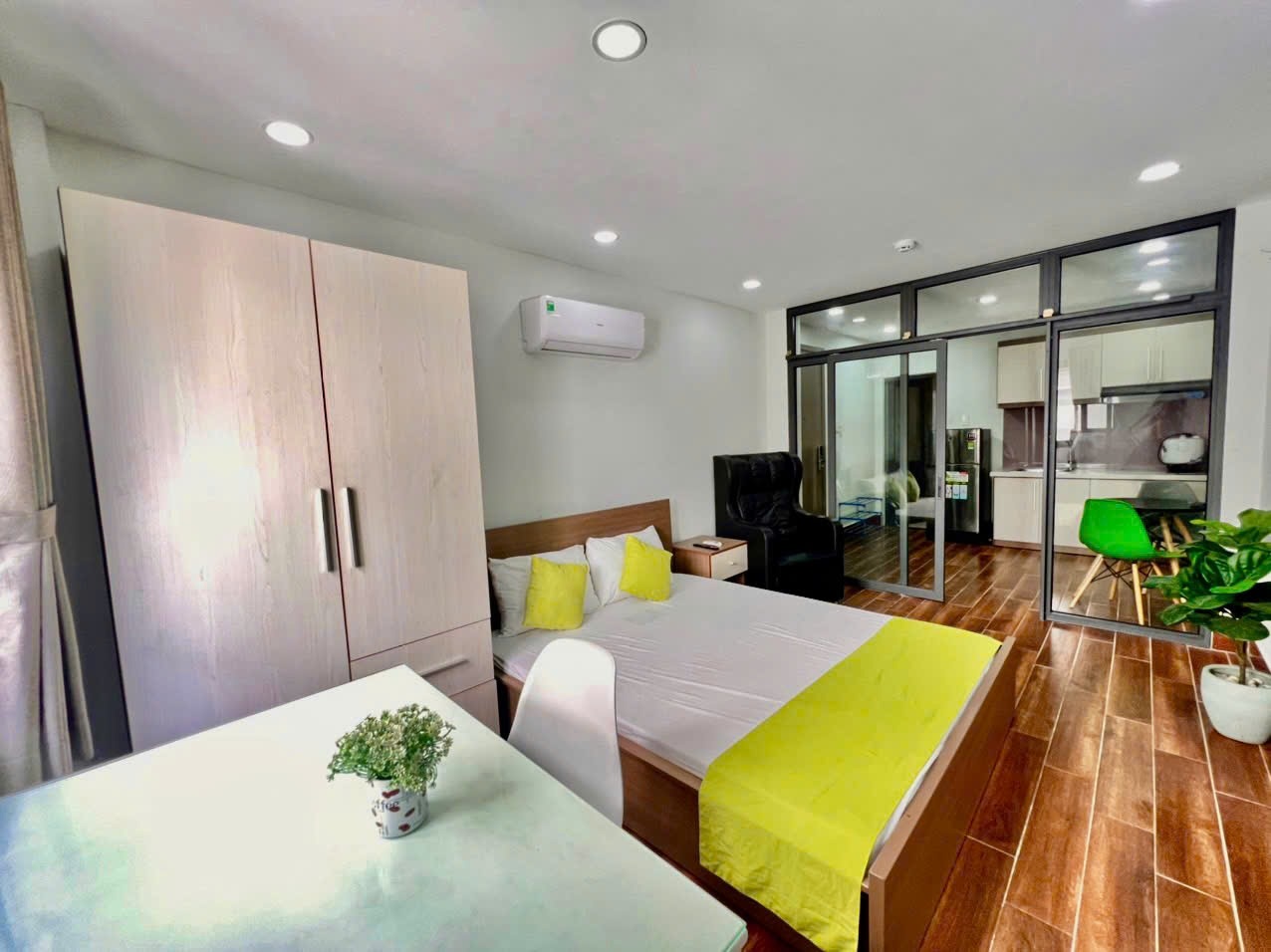 Phòng trọ CN Home Nguyễn Gia Trí - Bình Thạnh - Phòng (*)