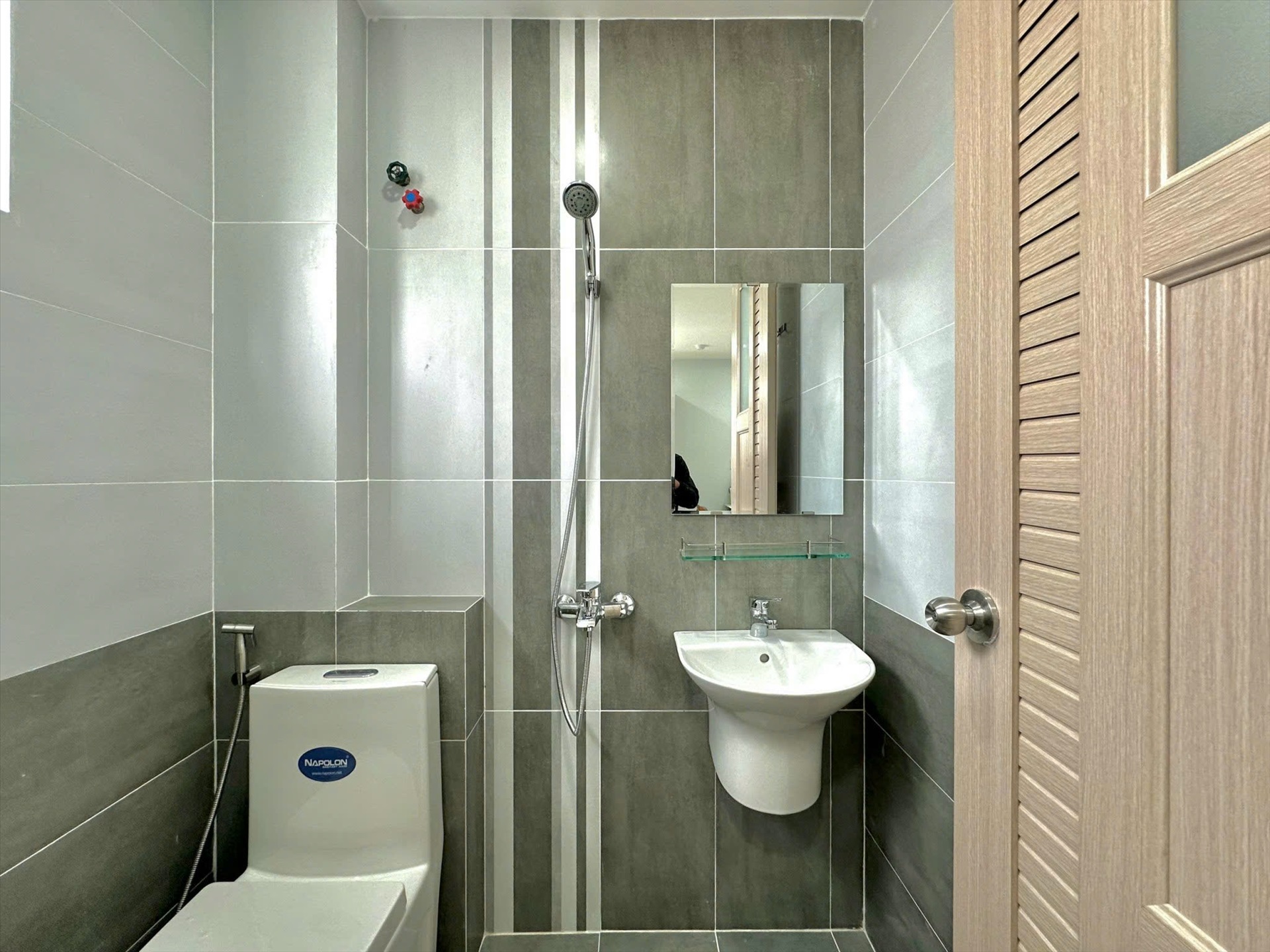 Phòng trọ Studio 25m2 tại CH Home Phan Đăng Lưu - Phú Nhuận - Phòng tắm