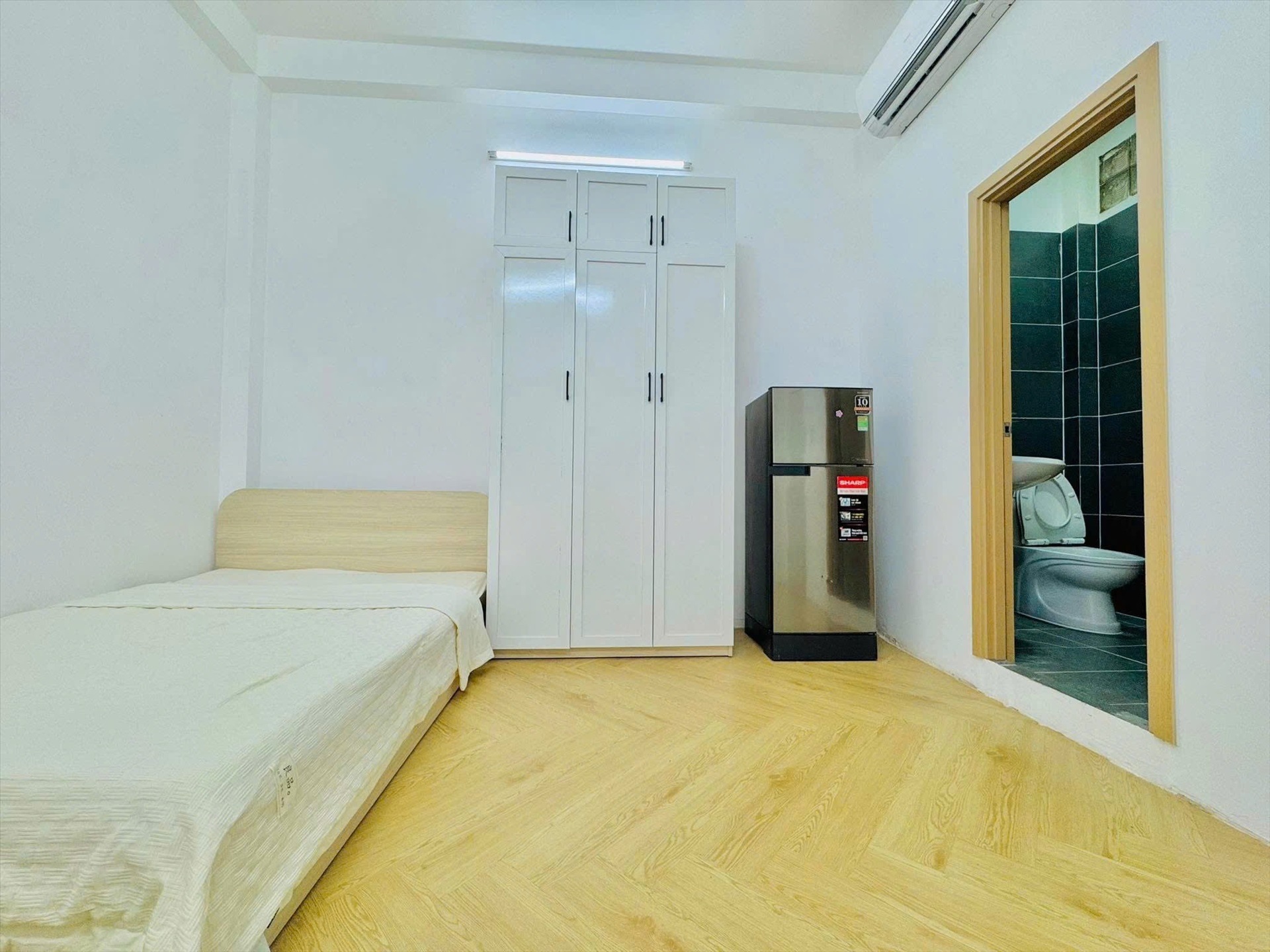 Phòng trọ Uncle House Nguyễn Văn Mai - Quận 3 - Phòng (*)