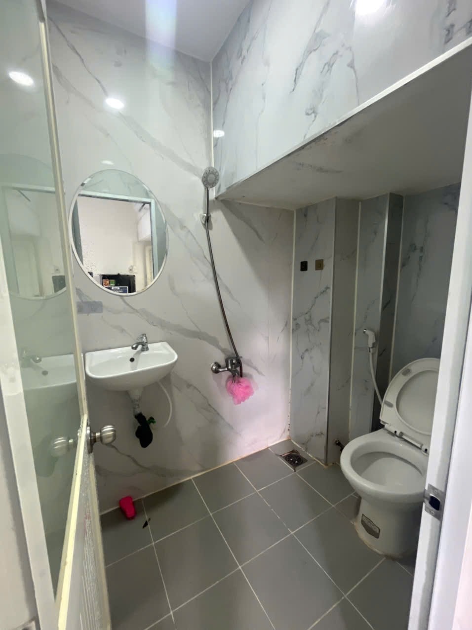 Phòng trọ Studio 25m2 tại HV Home Nguyễn Thanh Tuyền - Tân Bình - Phòng tắm