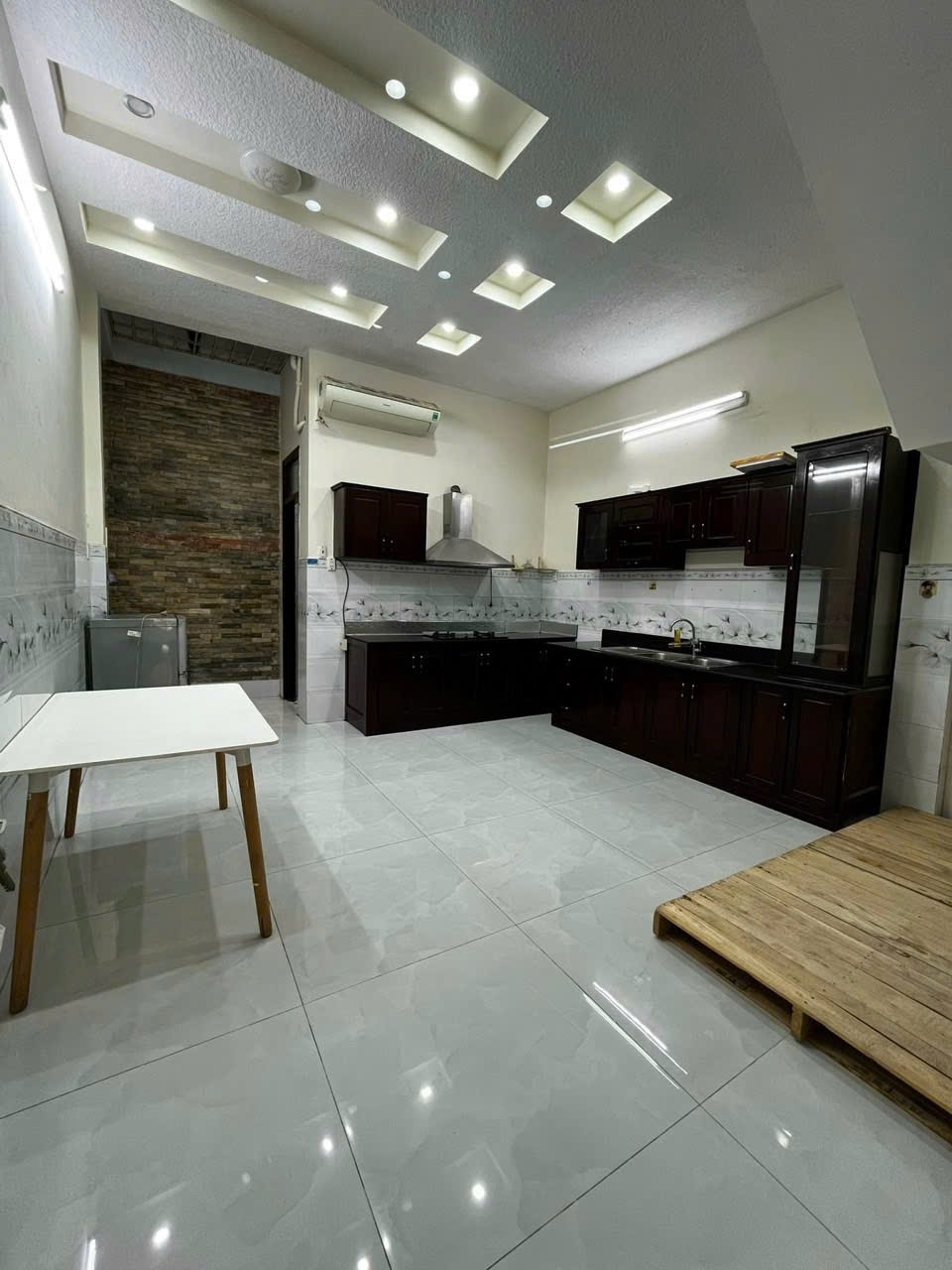 Phòng trọ LN Home Đường 39 - Quận 7 - Phòng (*)