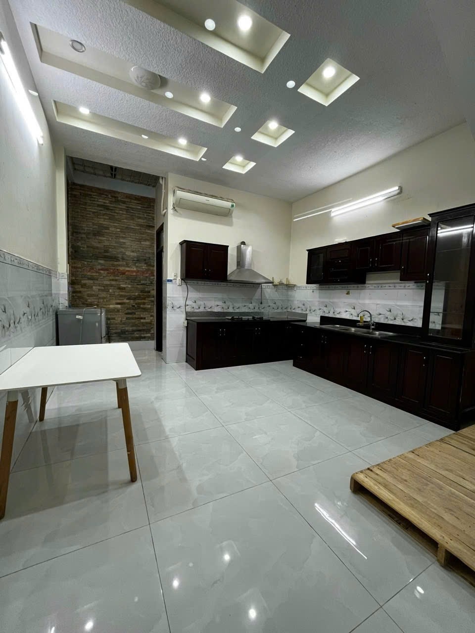 Phòng trọ LN Home Đường 39 - Quận 7 - Phòng (*)