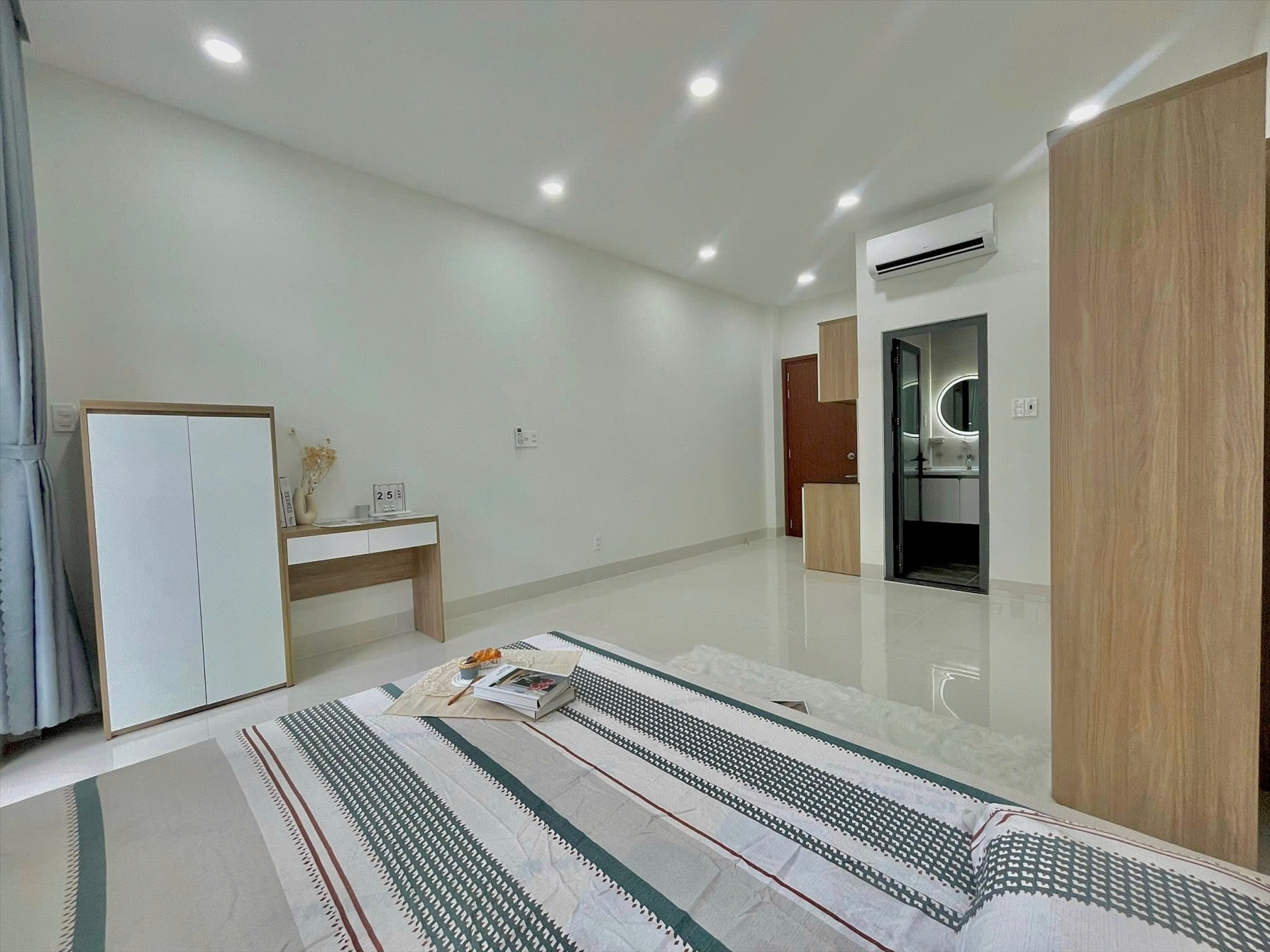 Phòng trọ LTL House Bạch Đằng - Tân Bình - Phòng (*)