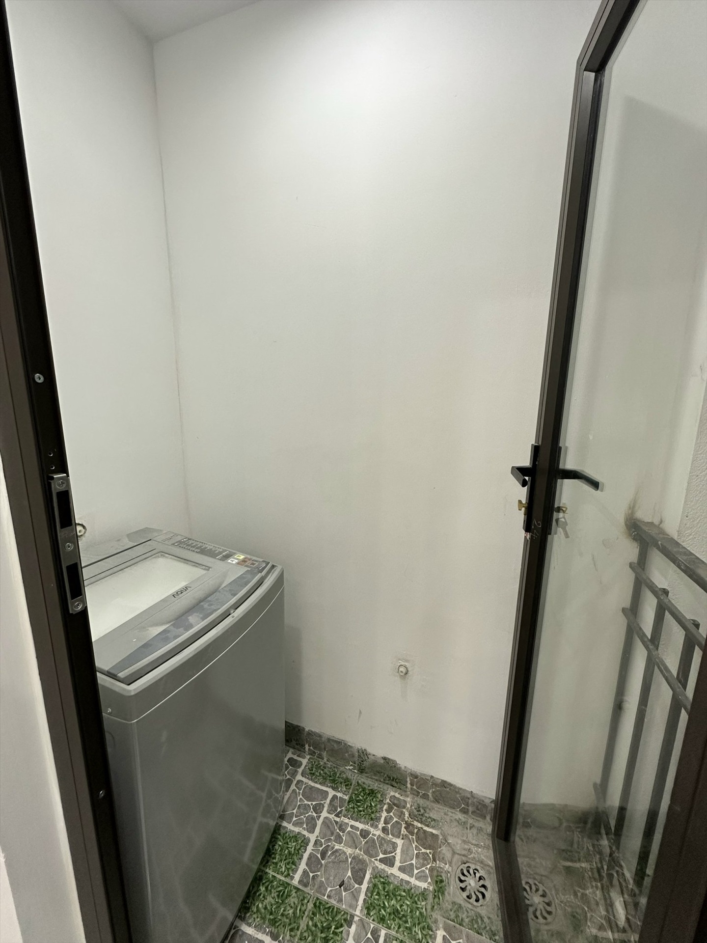 Phòng trọ 1 Phòng ngủ 30m2 tại TC Home Lạc Long Quân - Tây Hồ - Ban công
