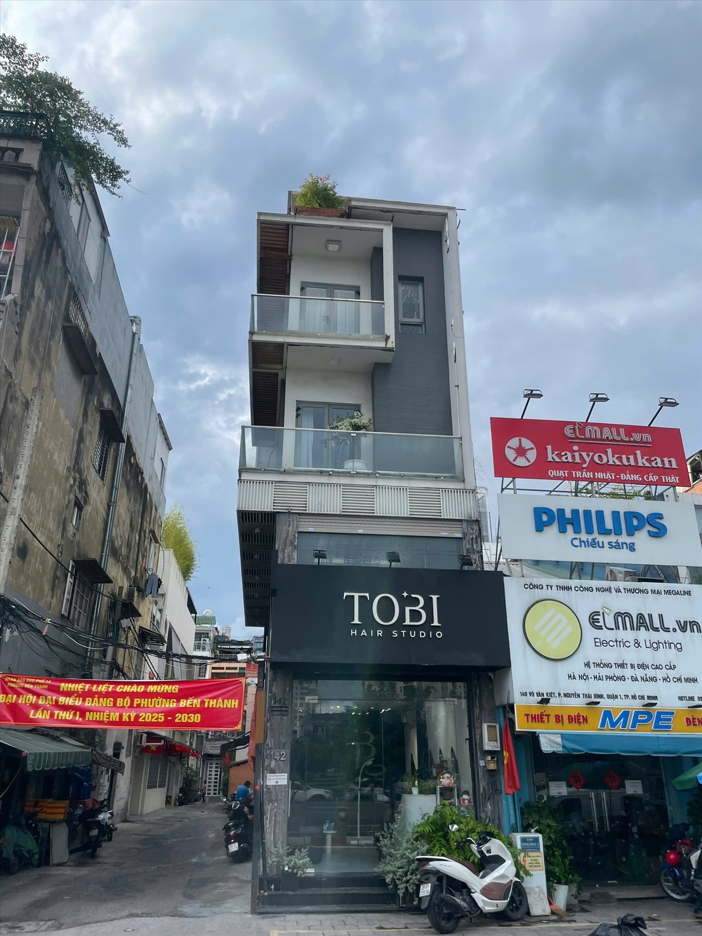 Phòng trọ The Forest Home Võ Văn Kiệt - Quận 1 - Toàn cảnh tòa nhà (*)