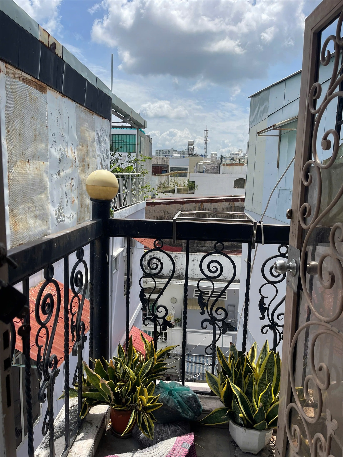 Phòng trọ 2 Phòng ngủ 35m2 tại AP House Nguyễn Kiệm - Phú Nhuận - Ban công