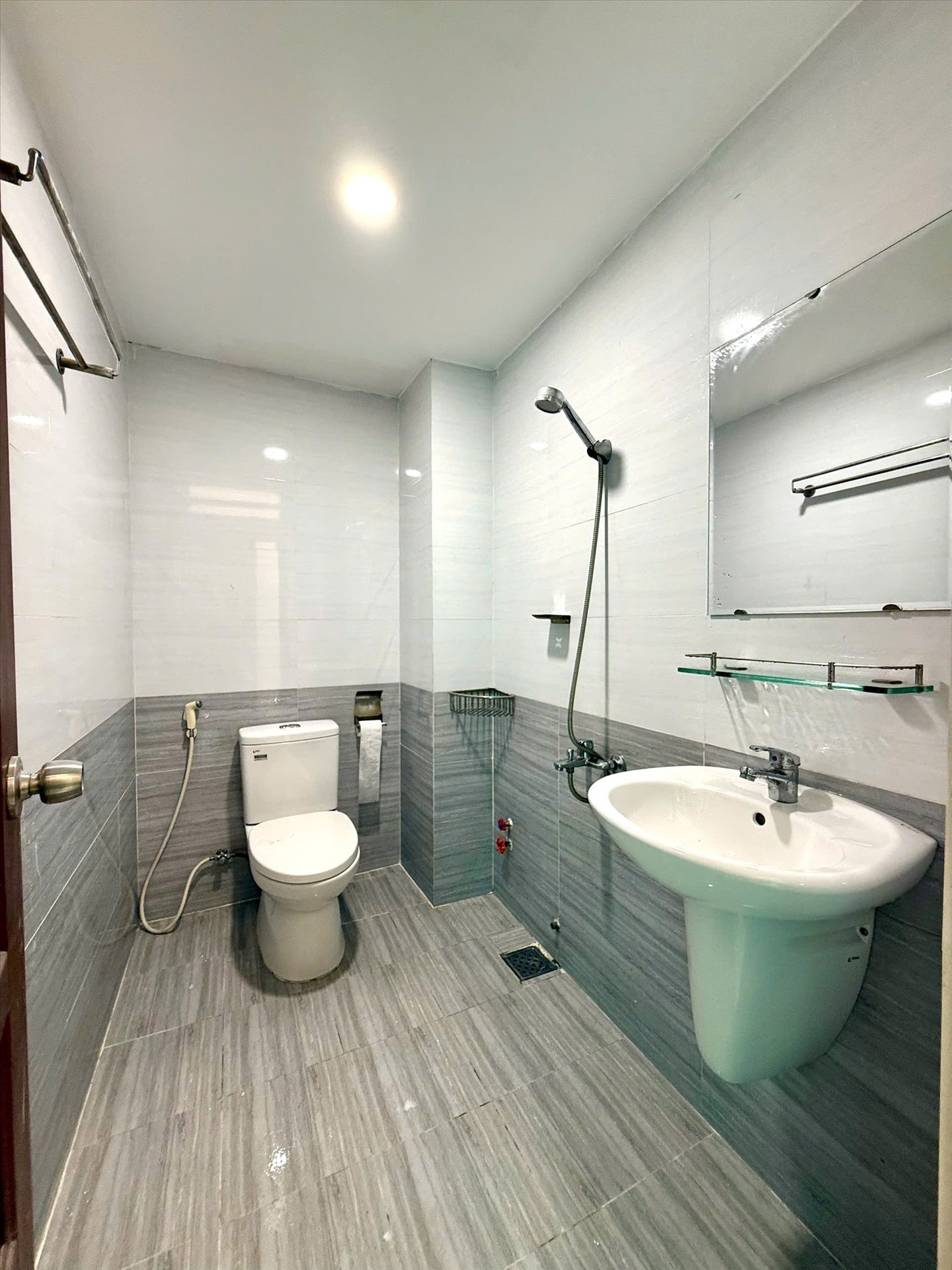 Phòng trọ 2 Phòng ngủ 50m2 tại AQ Home 2 Huỳnh Văn Bánh - Phú Nhuận - Phòng tắm