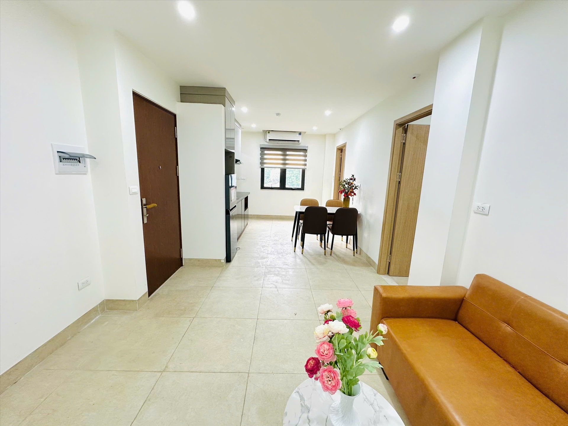 Phòng trọ 2 Phòng ngủ 80m2 tại TT House 2 Đường Láng - Đống Đa - Phòng khách