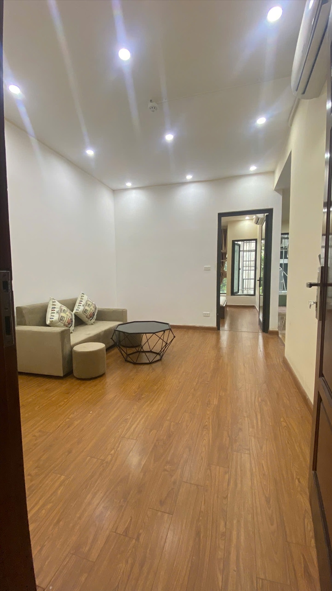 Phòng trọ TT House Võ Chí Công - Tây Hồ - Phòng (*)