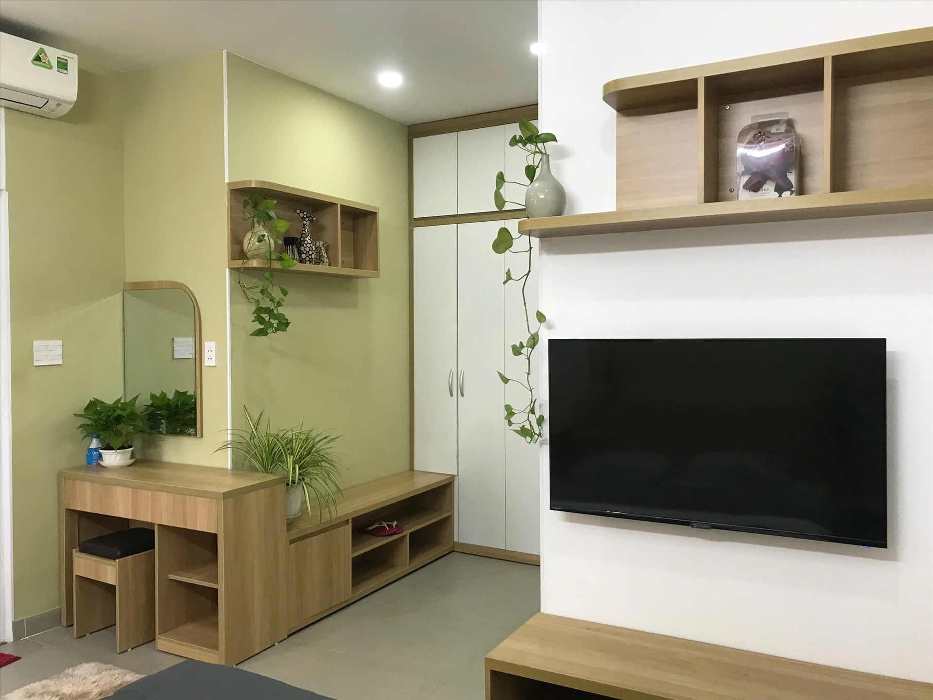 Phòng trọ Your Home Nhất Chi Mai - Tân Bình - Phòng (*)