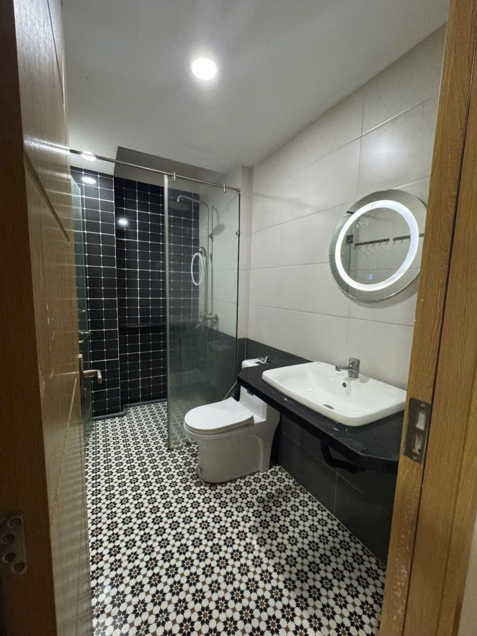 Phòng trọ Studio 25m2 tại Weone House Nguyễn Gia Trí - Bình Thạnh - Phòng tắm
