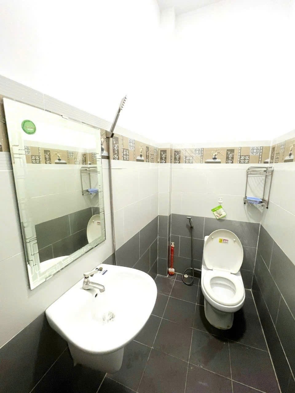Phòng trọ Studio 25m2 tại CN Home Nguyễn Phúc Chu - Tân Bình - Phòng tắm