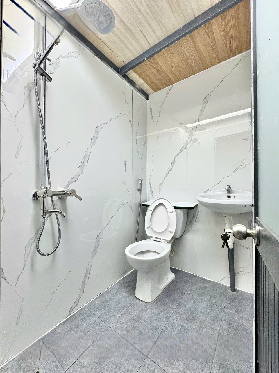 Phòng trọ Duplex 25m2 tại DSD Home Phạm Văn Bạch - Tân Bình - Phòng tắm