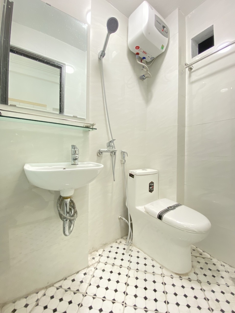 Phòng trọ Studio 25m2 tại 4PS Housing Trần Khát Chân - Hai Bà Trưng - Phòng tắm