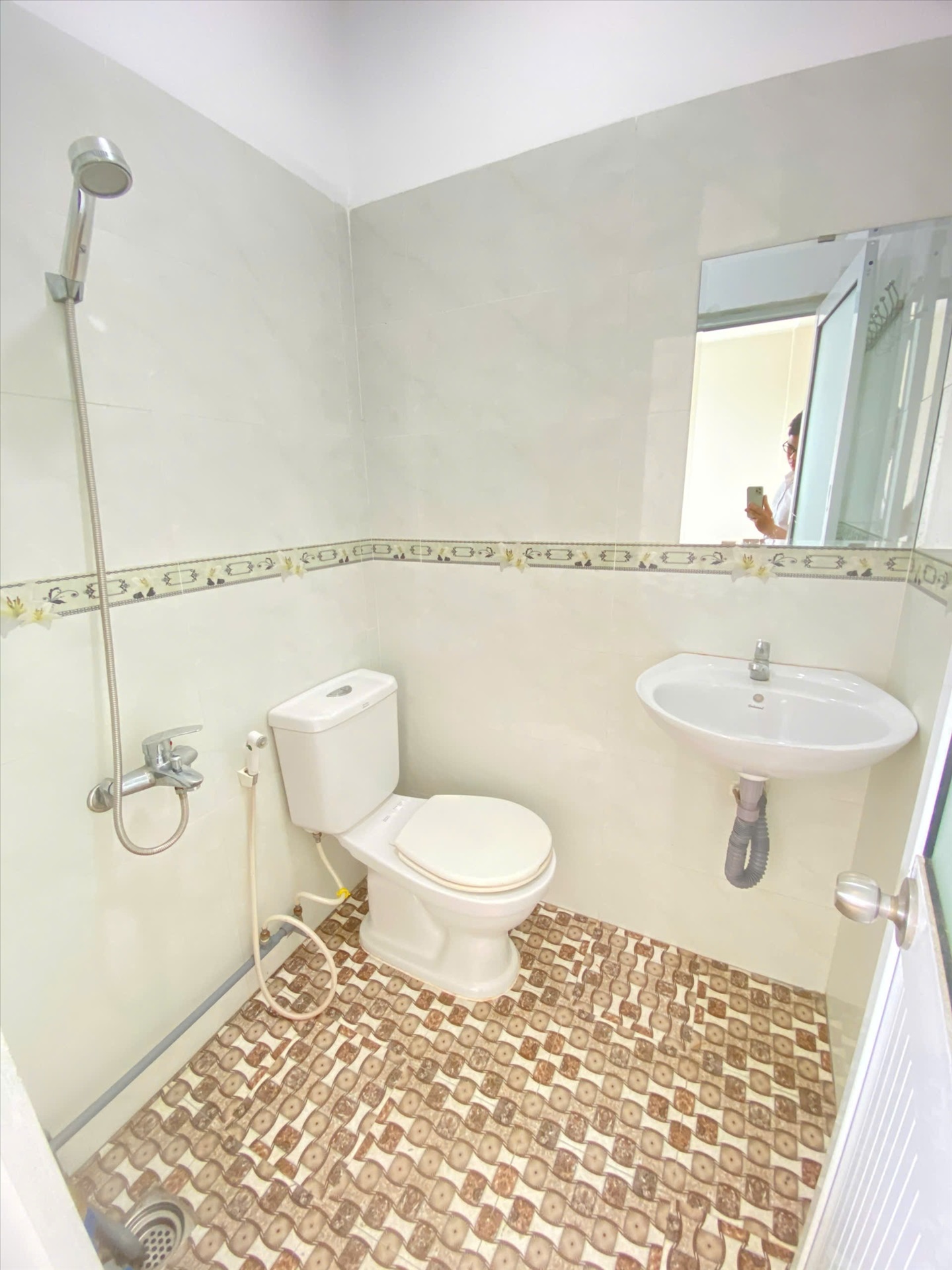 Phòng trọ Studio 25m2 tại GUHOME Cô Bắc - Phú Nhuận - Phòng tắm