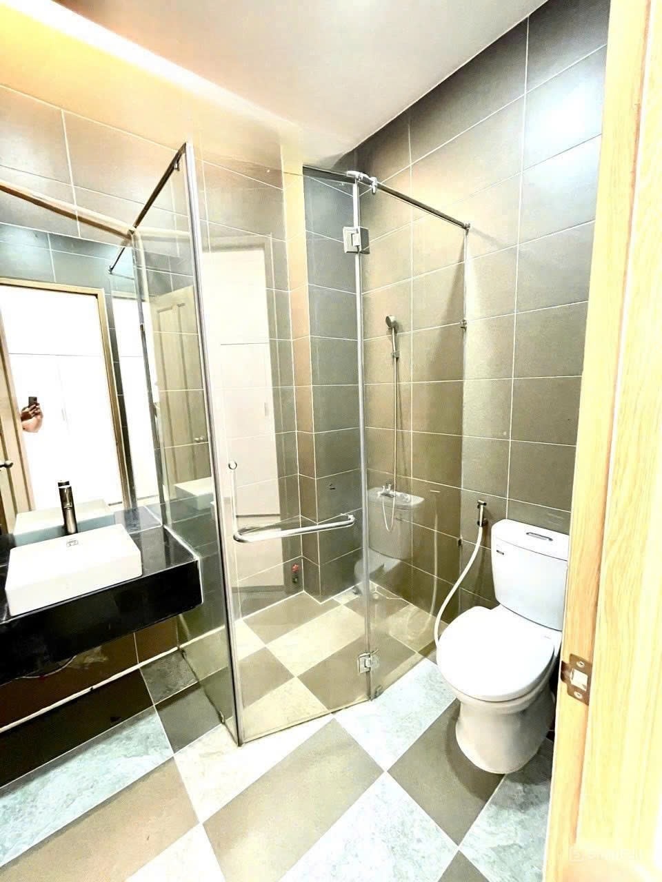 Phòng trọ Studio 35m2 tại Anh Ng House Lê Văn Sỹ - Quận 3 - Phòng tắm