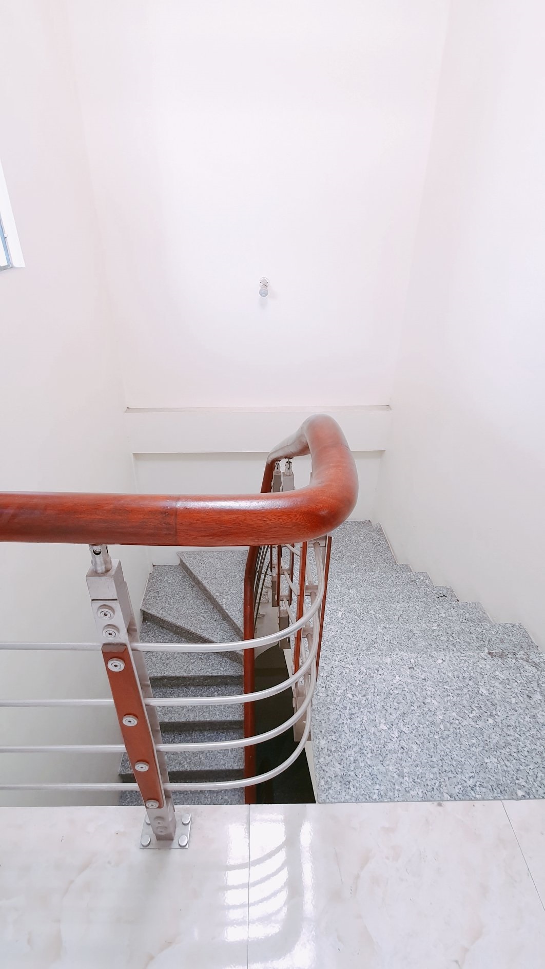 Phòng trọ HappyHomes 3 Doãn Kế Thiện - Cầu Giấy - Khu cầu thang chung (*)