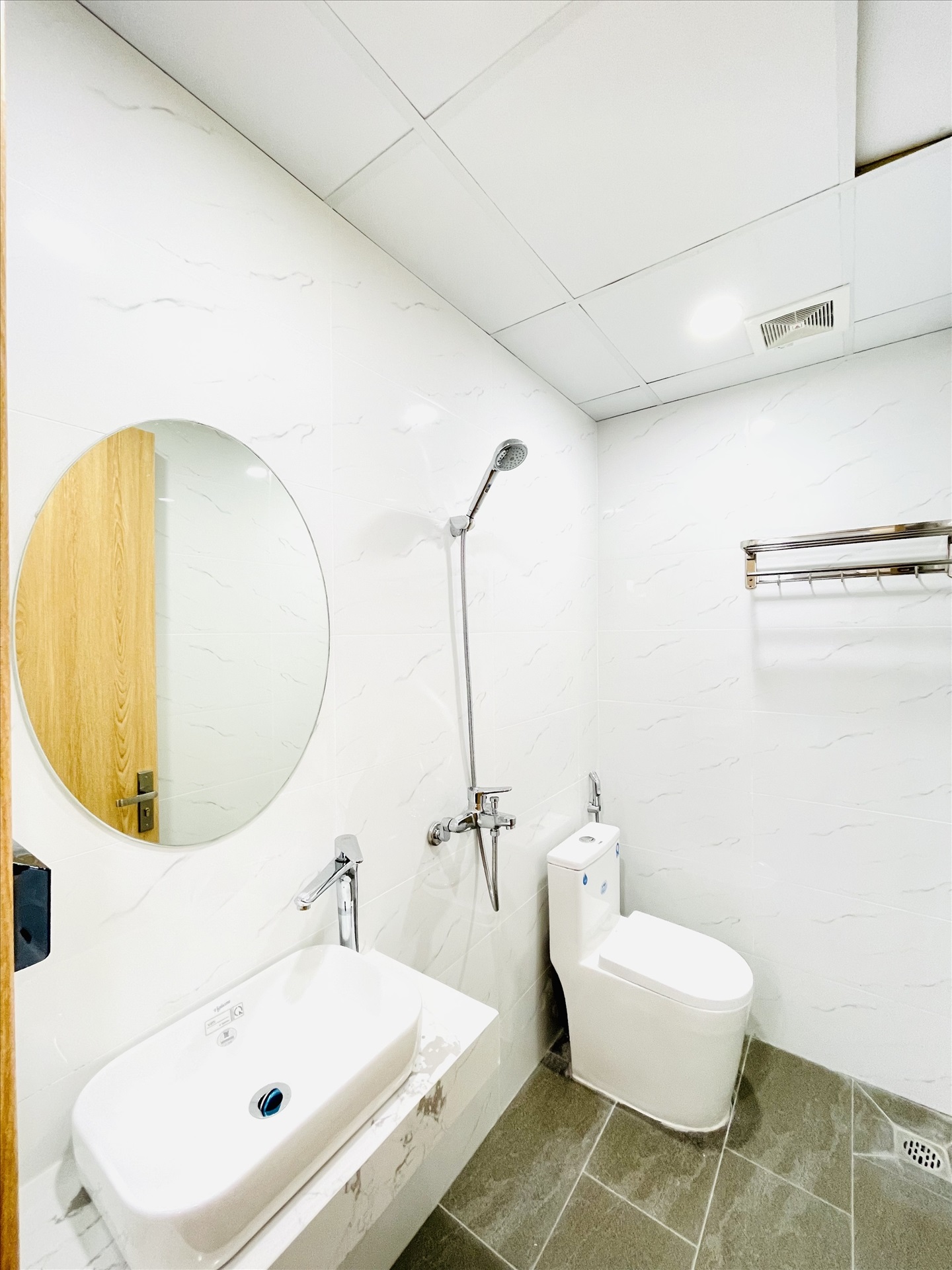 Phòng trọ Studio 30m2 tại Friends Team Tô Vĩnh Diện - Thanh Xuân - Phòng tắm