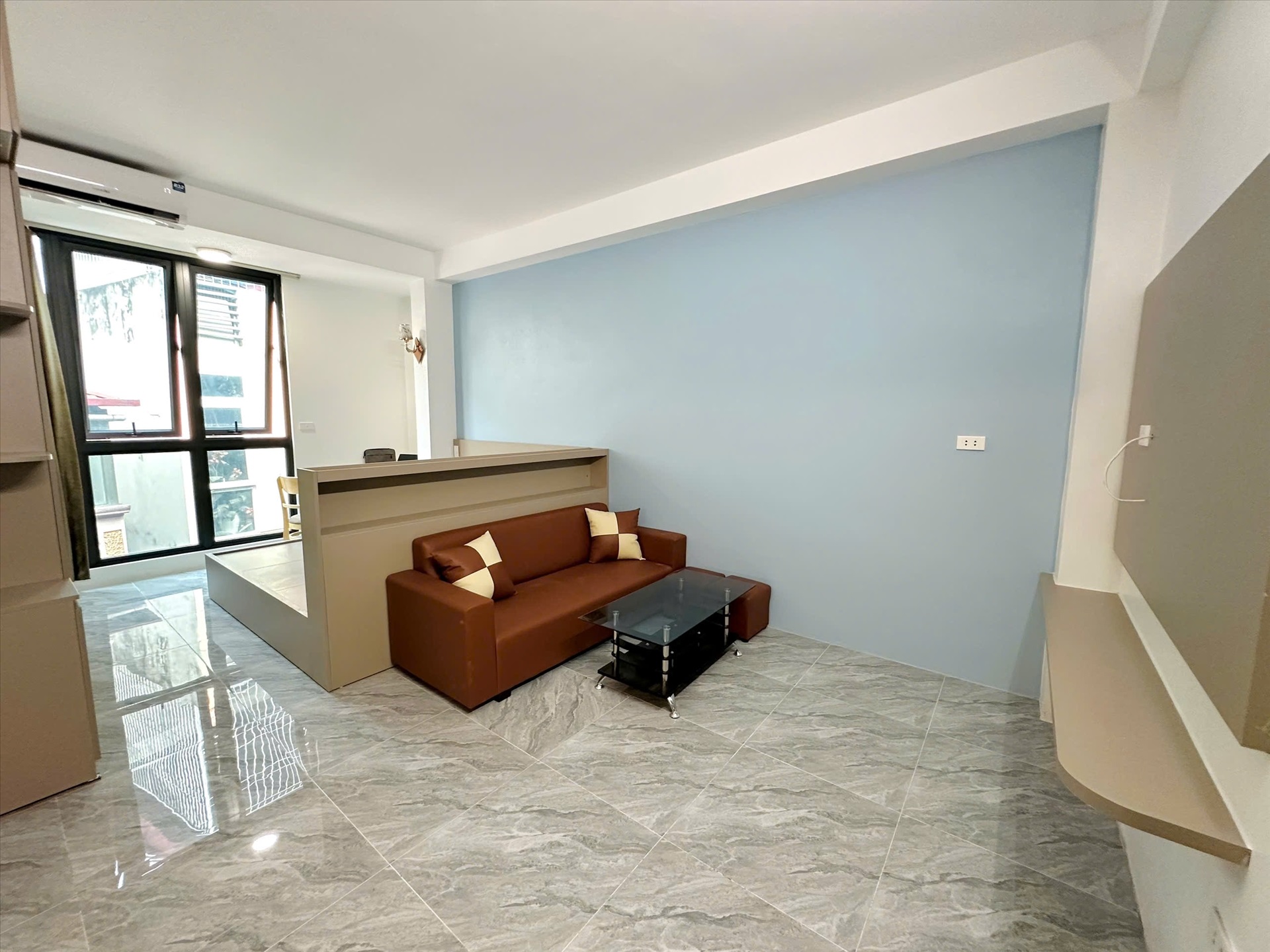 Phòng trọ Studio 30m2 tại  TT House Chùa Láng - Đống Đa - Phòng khách