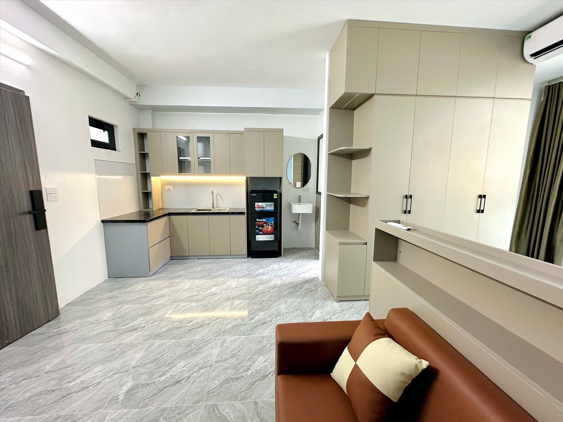 Phòng trọ TT House Chùa Láng - Đống Đa - Phòng (*)