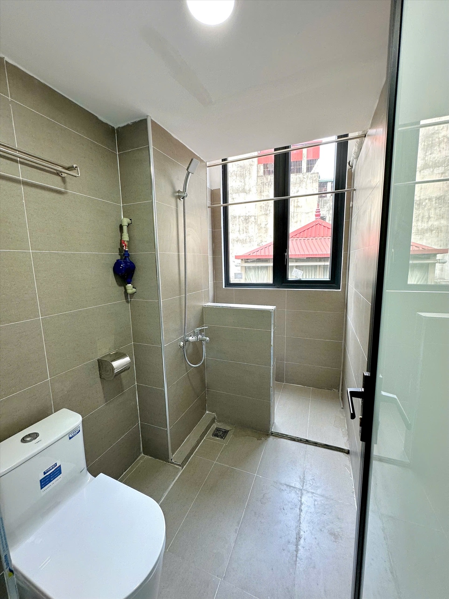 Phòng trọ Studio 30m2 tại  TT House Chùa Láng - Đống Đa - Phòng tắm