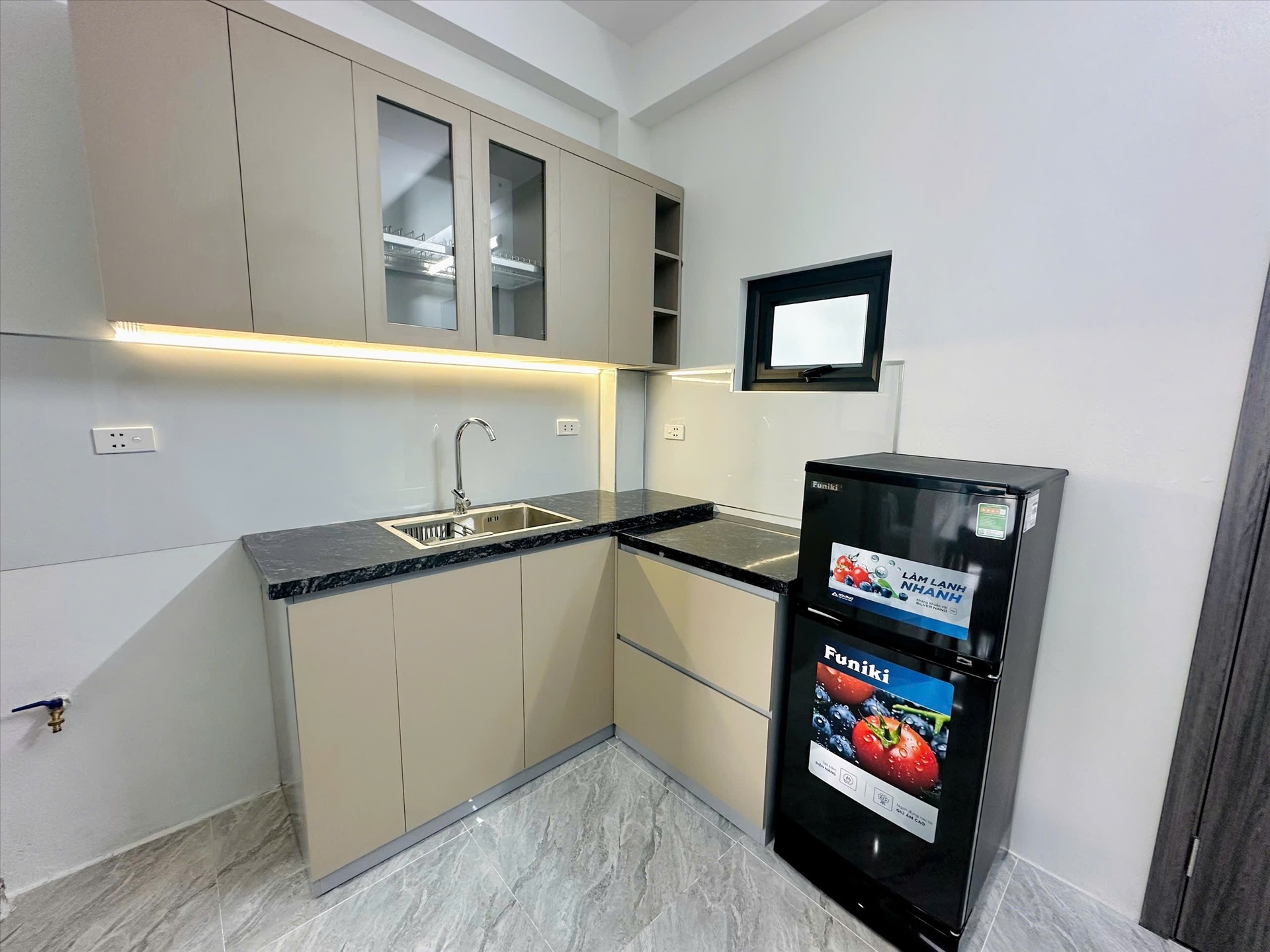 Phòng trọ Studio 30m2 tại  TT House Chùa Láng - Đống Đa - Phòng bếp