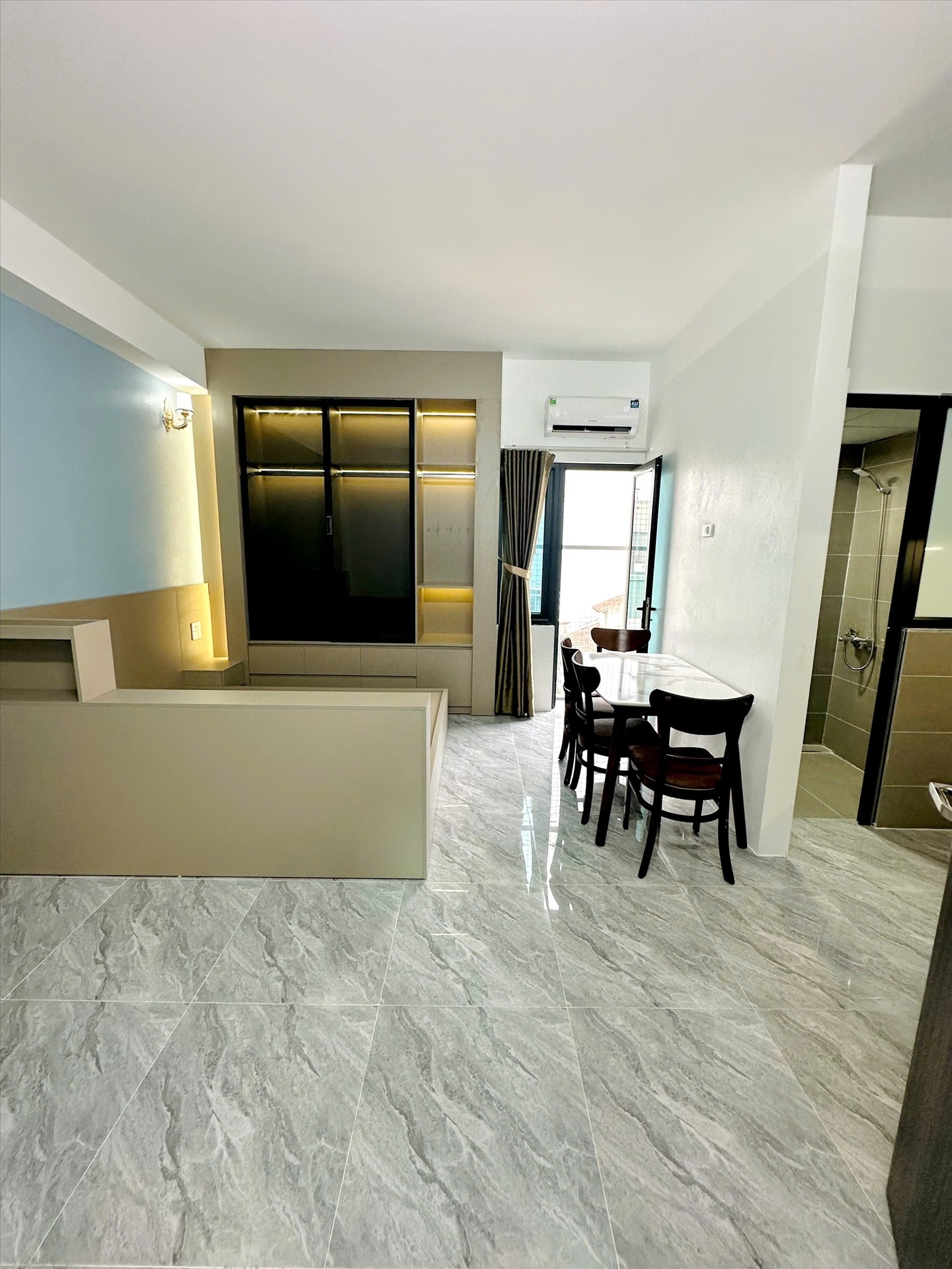 Phòng trọ Studio 30m2 tại  TT House Chùa Láng - Đống Đa - Phòng khách