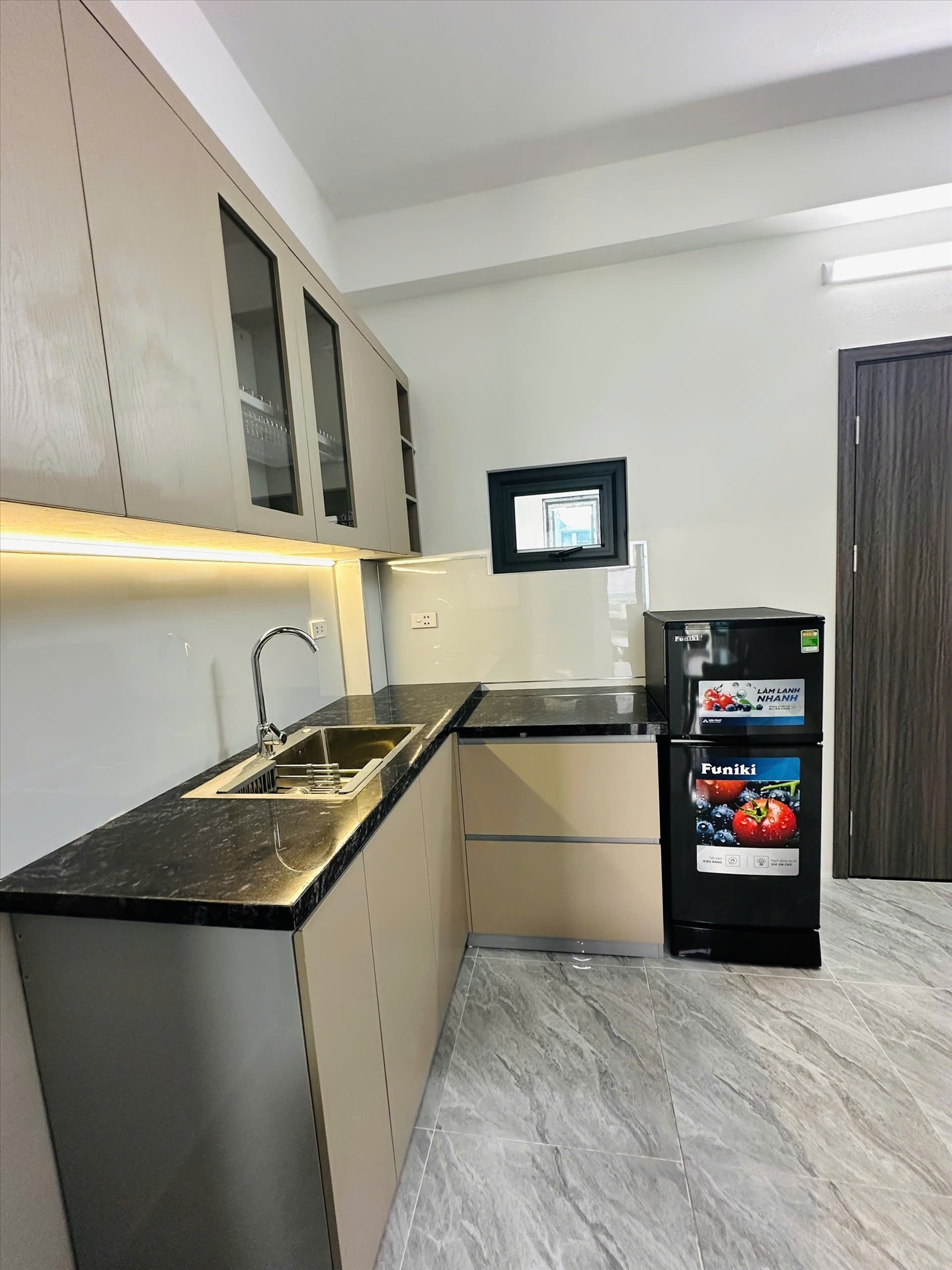 Phòng trọ Studio 30m2 tại  TT House Chùa Láng - Đống Đa - Phòng bếp