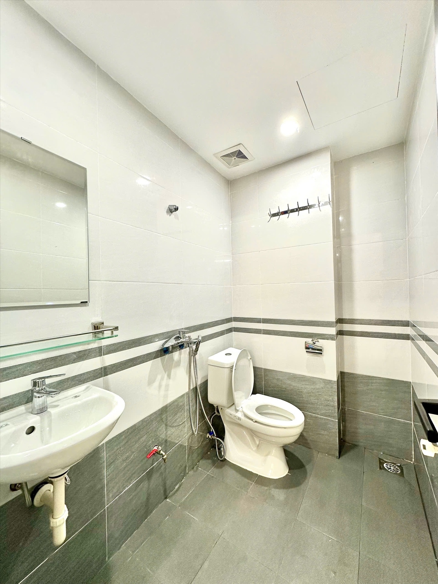 Phòng trọ Studio 30m2 tại Time House 9 Cổ Nhuế -  Bắc Từ Liêm - Phòng tắm