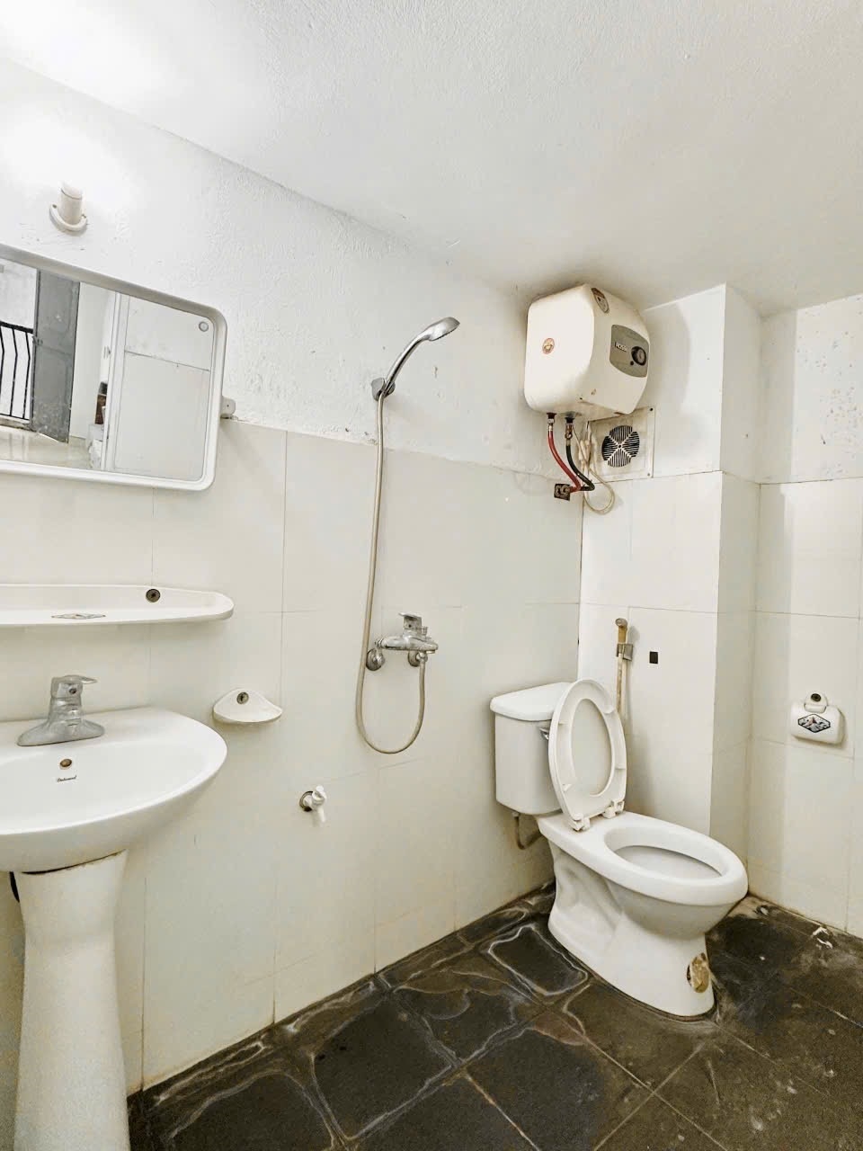 Phòng trọ Studio 25m2 tại Time House Phú Kiều - Bắc Từ Liêm - Phòng tắm