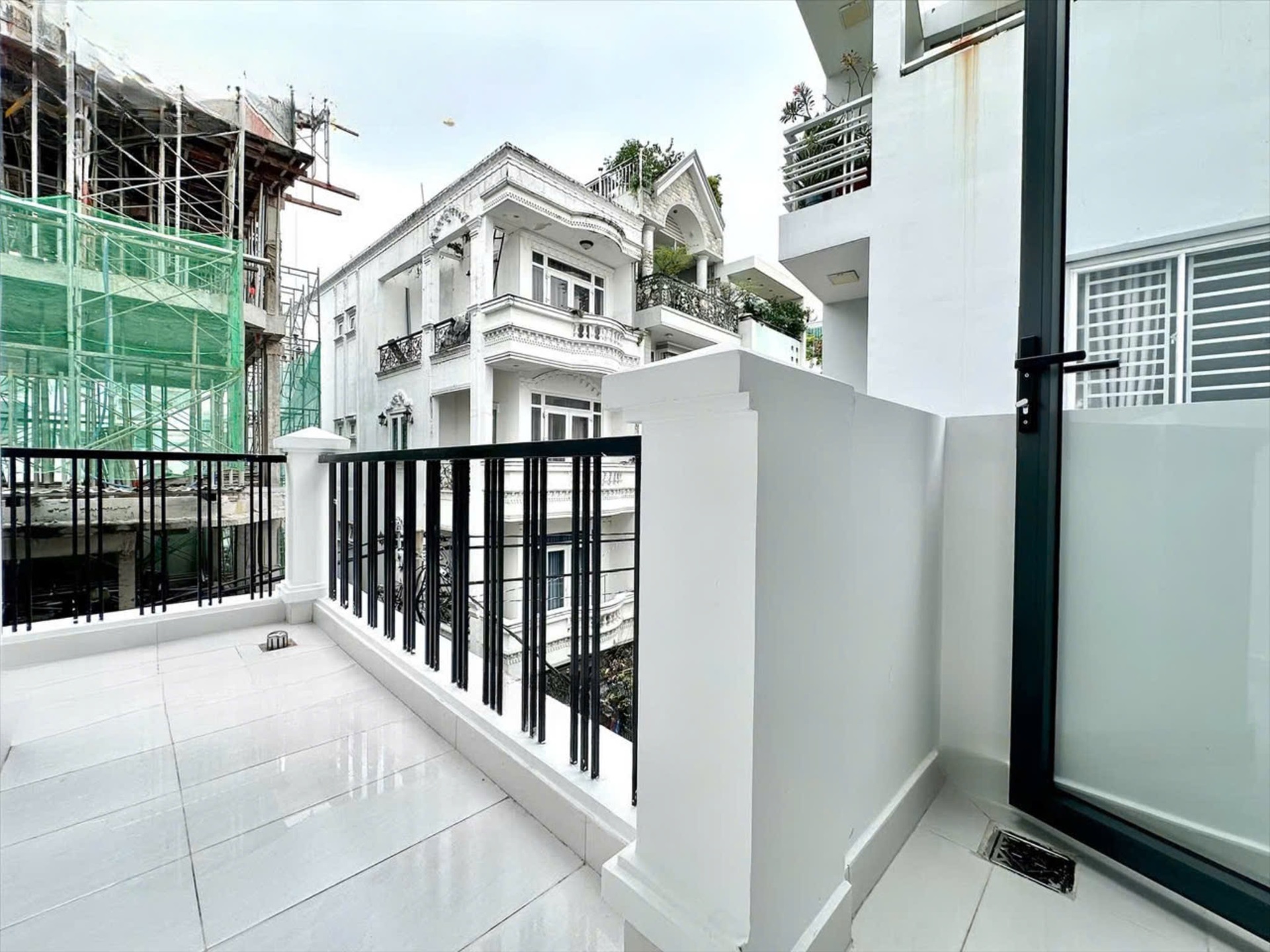 Phòng trọ 1 Phòng ngủ 40m2 tại John Tran House Huỳnh Văn Bánh - Phú Nhuận - Ban công