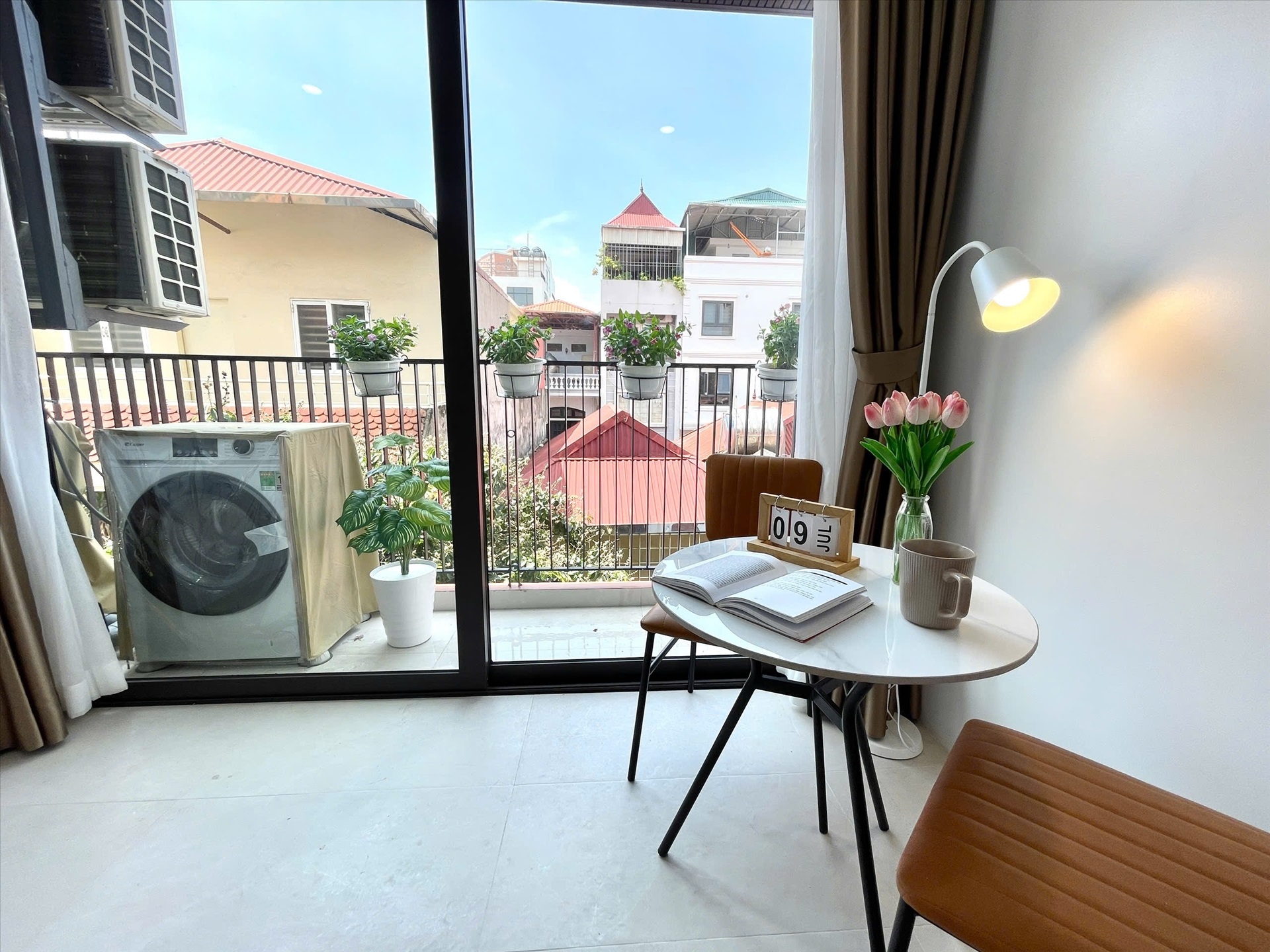 Phòng trọ Studio 26m2 tại Airstay Hoàng Quốc Việt - Cầu Giấy - Phòng khách