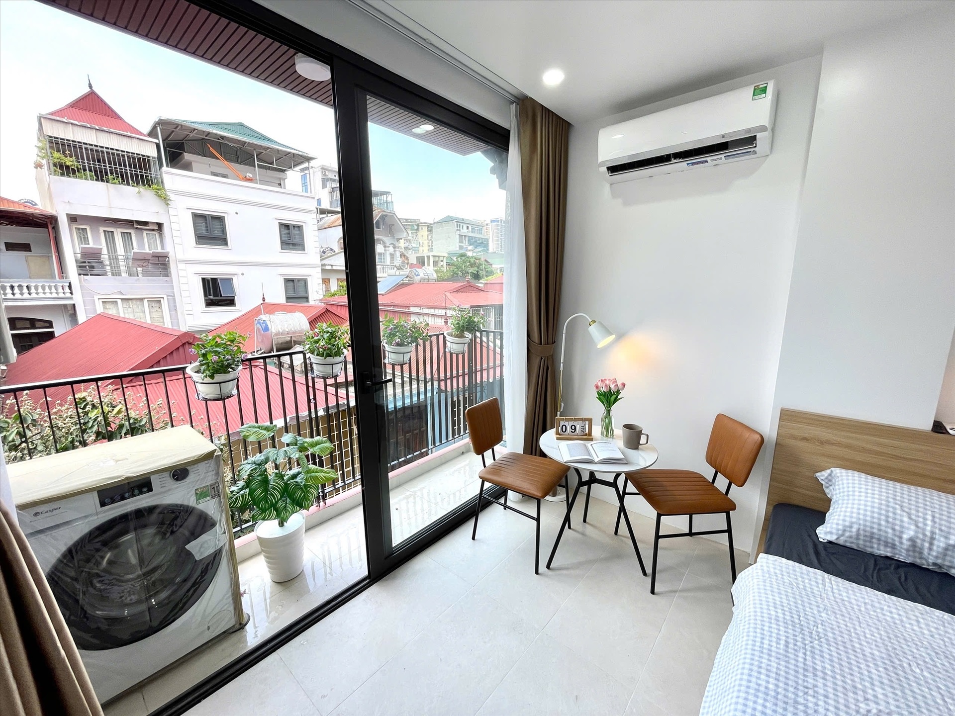 Phòng trọ Studio 26m2 tại Airstay Hoàng Quốc Việt - Cầu Giấy - Phòng khách