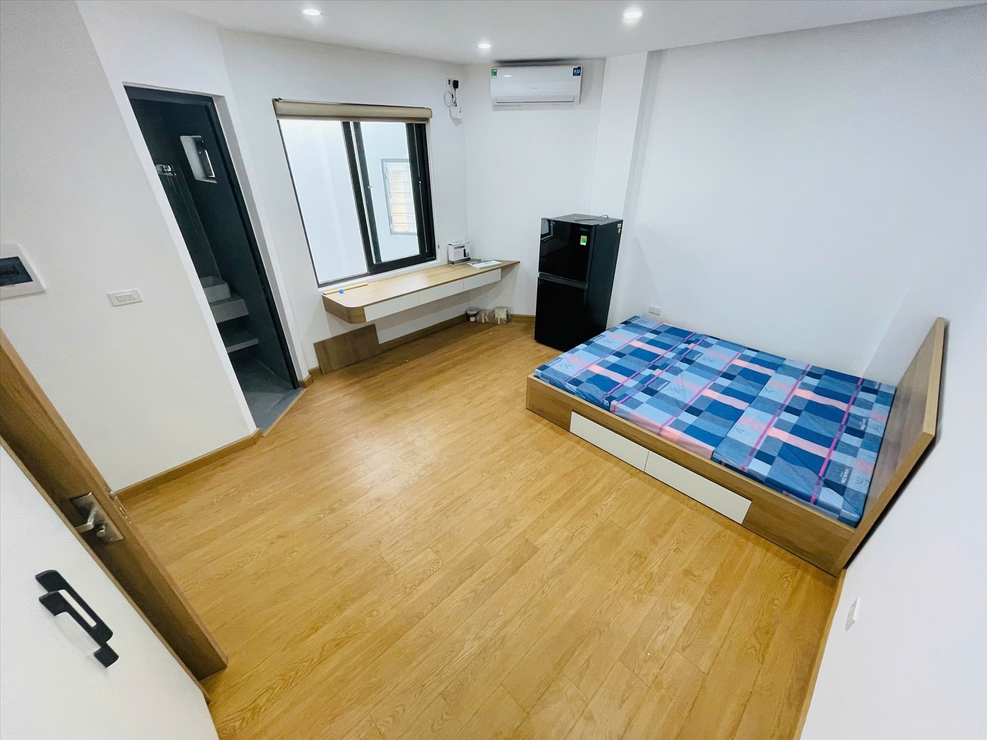 Phòng trọ Airstay Yên Lạc - Hai Bà Trưng - Phòng (*)