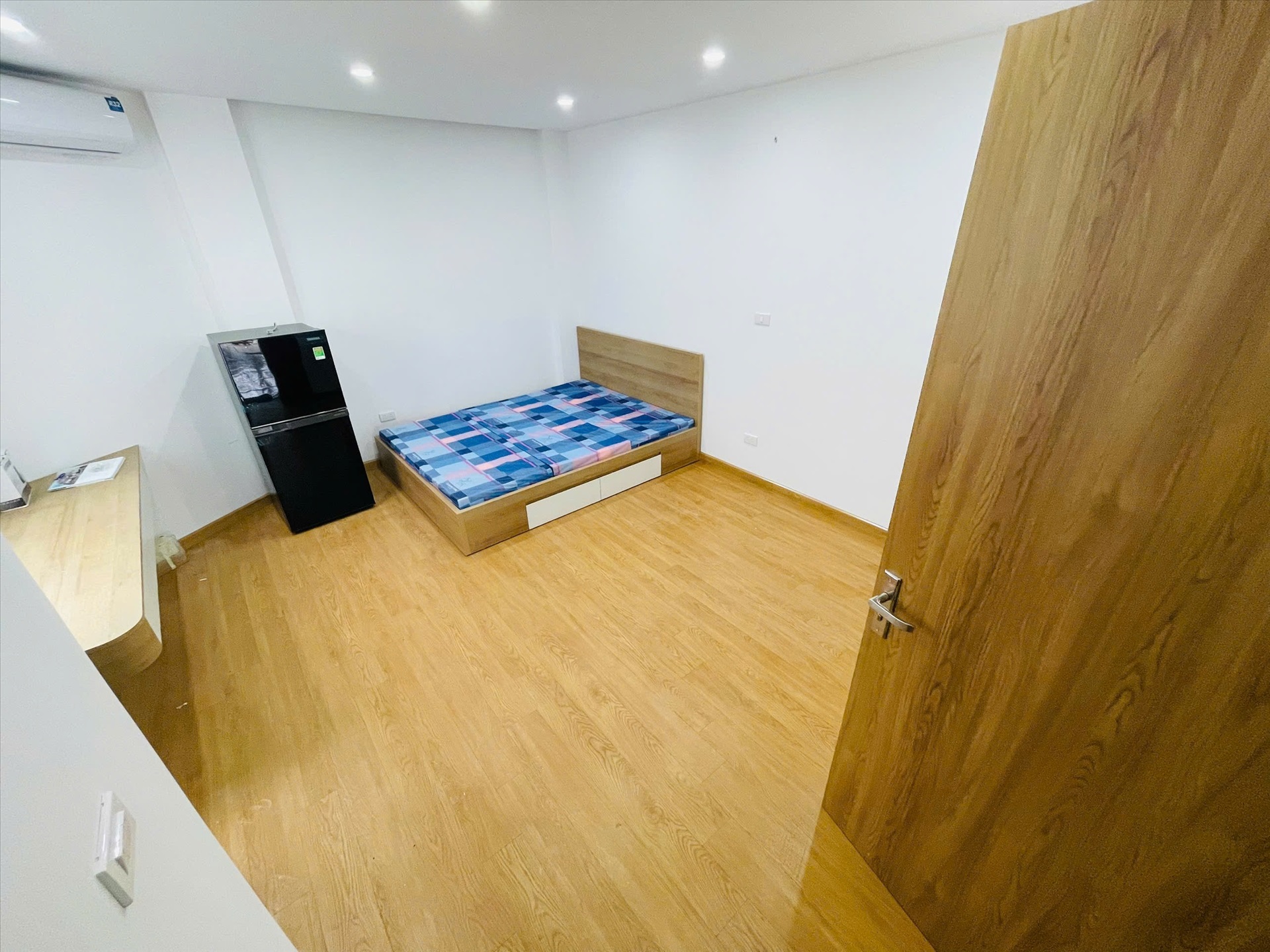 Phòng trọ Airstay Yên Lạc - Hai Bà Trưng - Phòng (*)