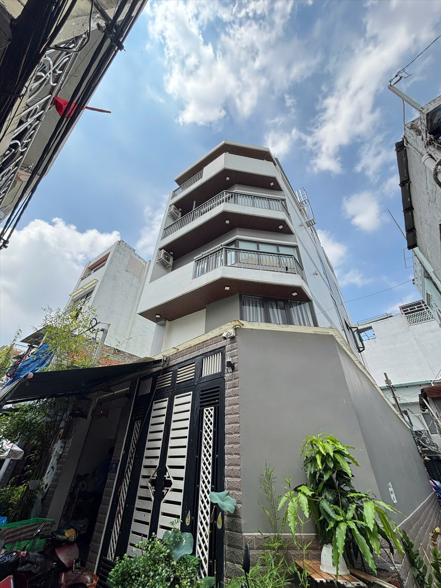 Phòng trọ Homie House Nguyễn Lâm - Bình Thạnh - Toàn cảnh tòa nhà (*)