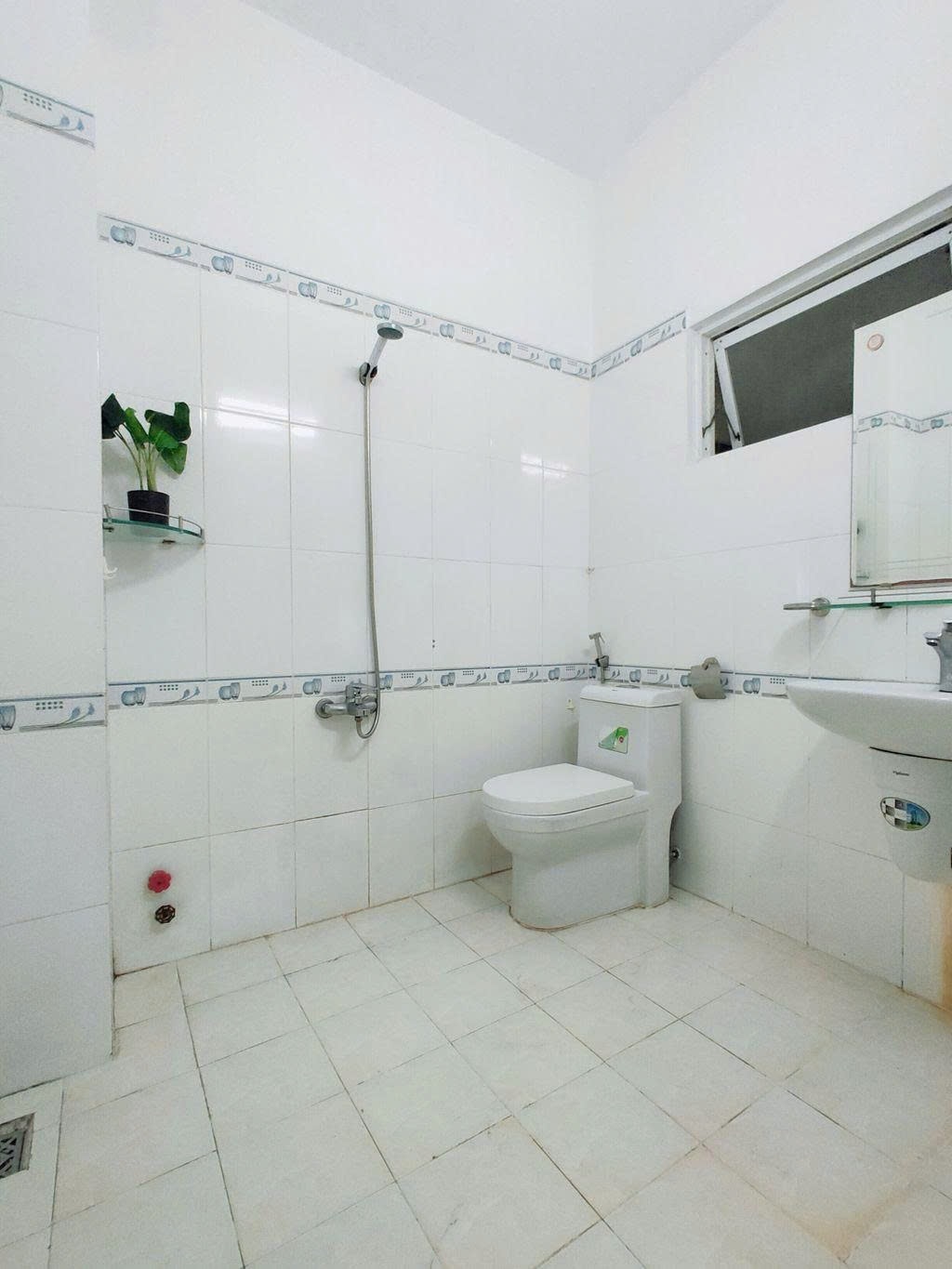 Phòng trọ Studio 25m2 tại PTC House Lê Văn Huân - Tân Bình - Phòng tắm