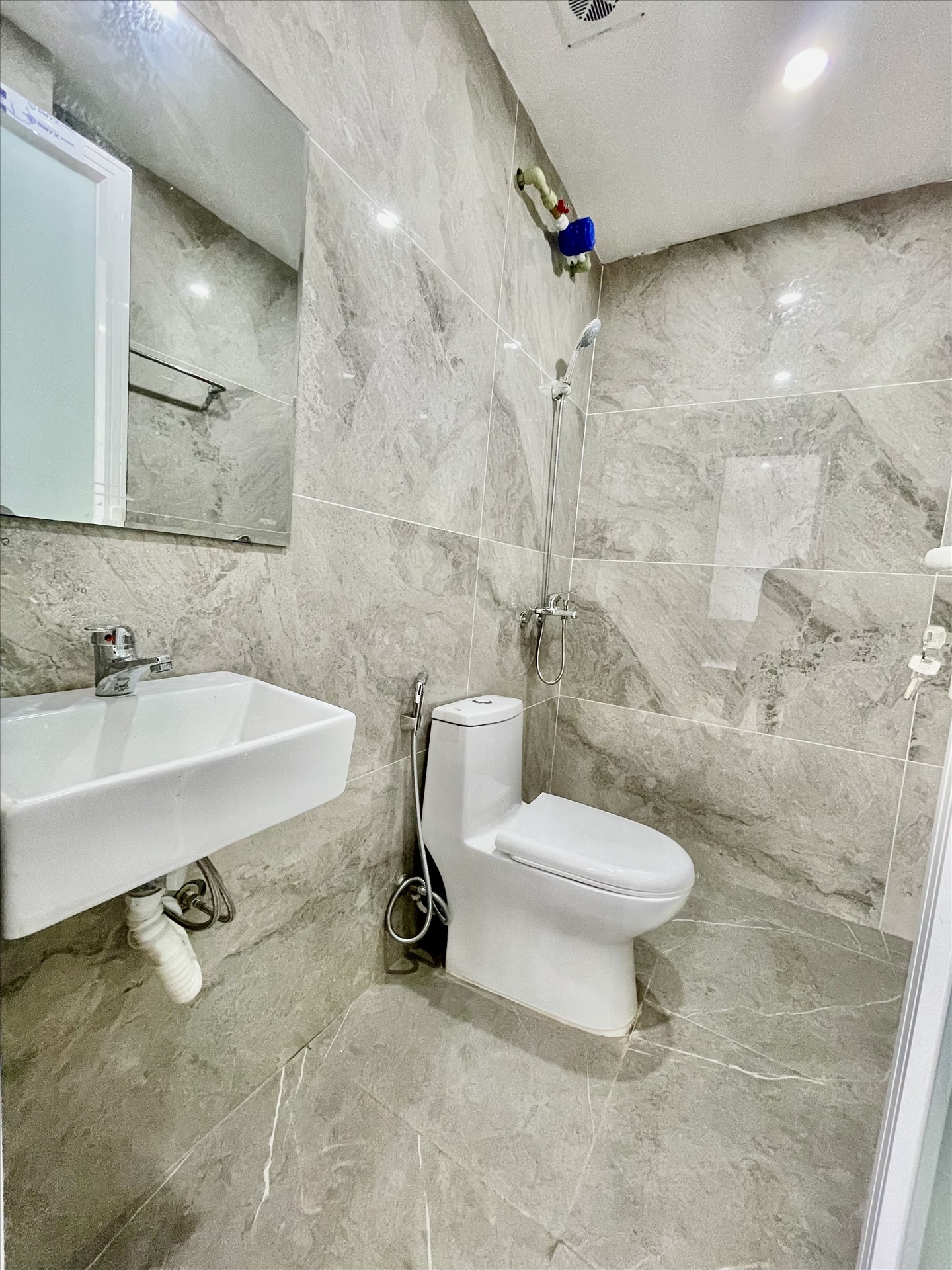 Phòng trọ Studio 35m2 tại DH House Cầu Giấy - Cầu Giấy - Phòng tắm