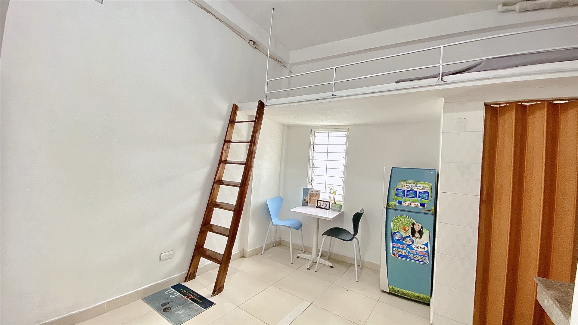 Phòng trọ Duplex 25m2 tại QHOME Đường Láng - Đống Đa - Phòng khách