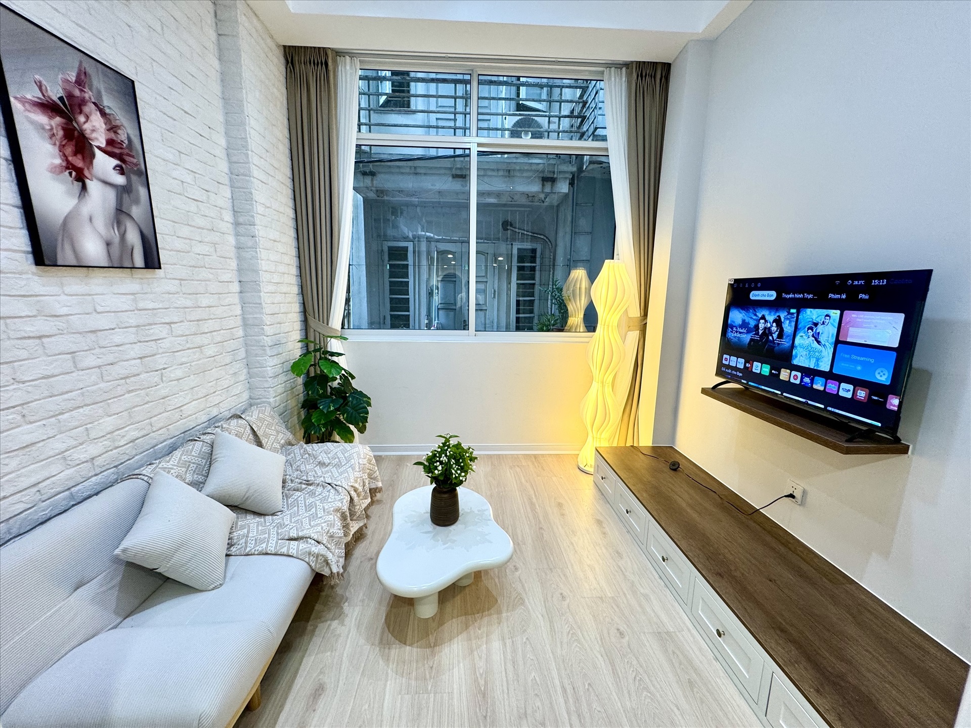 Phòng trọ Duplex 30m2 tại HY Home 2 Lạc Long Quân - Tây Hồ - Phòng khách