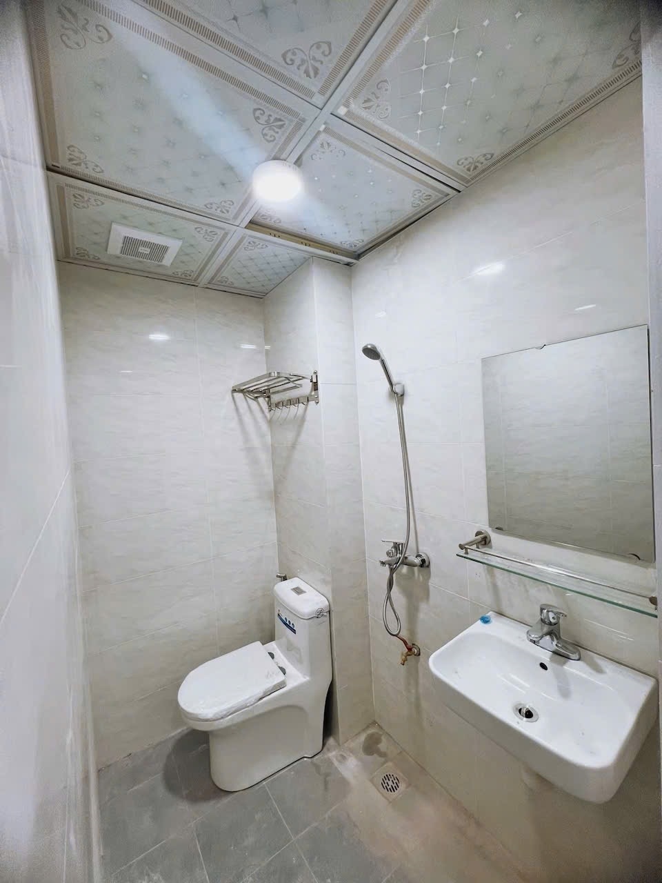 Phòng trọ 2 Phòng ngủ 35m2 tại DH Home 2 Mễ Trì Hạ - Nam Từ Liêm - Phòng tắm