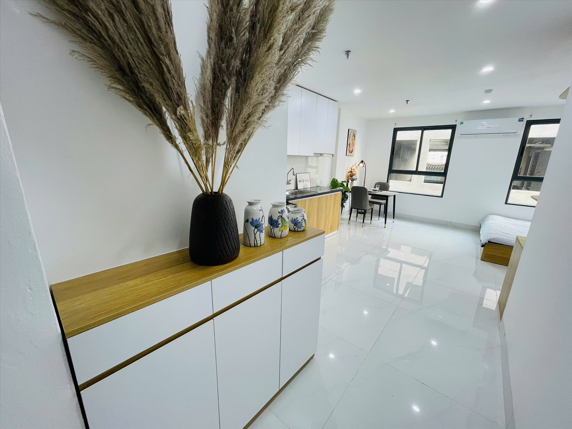 Phòng trọ Studio 35m2 tại Airstay Minh Khai - Hai Bà Trưng  - Phòng khách